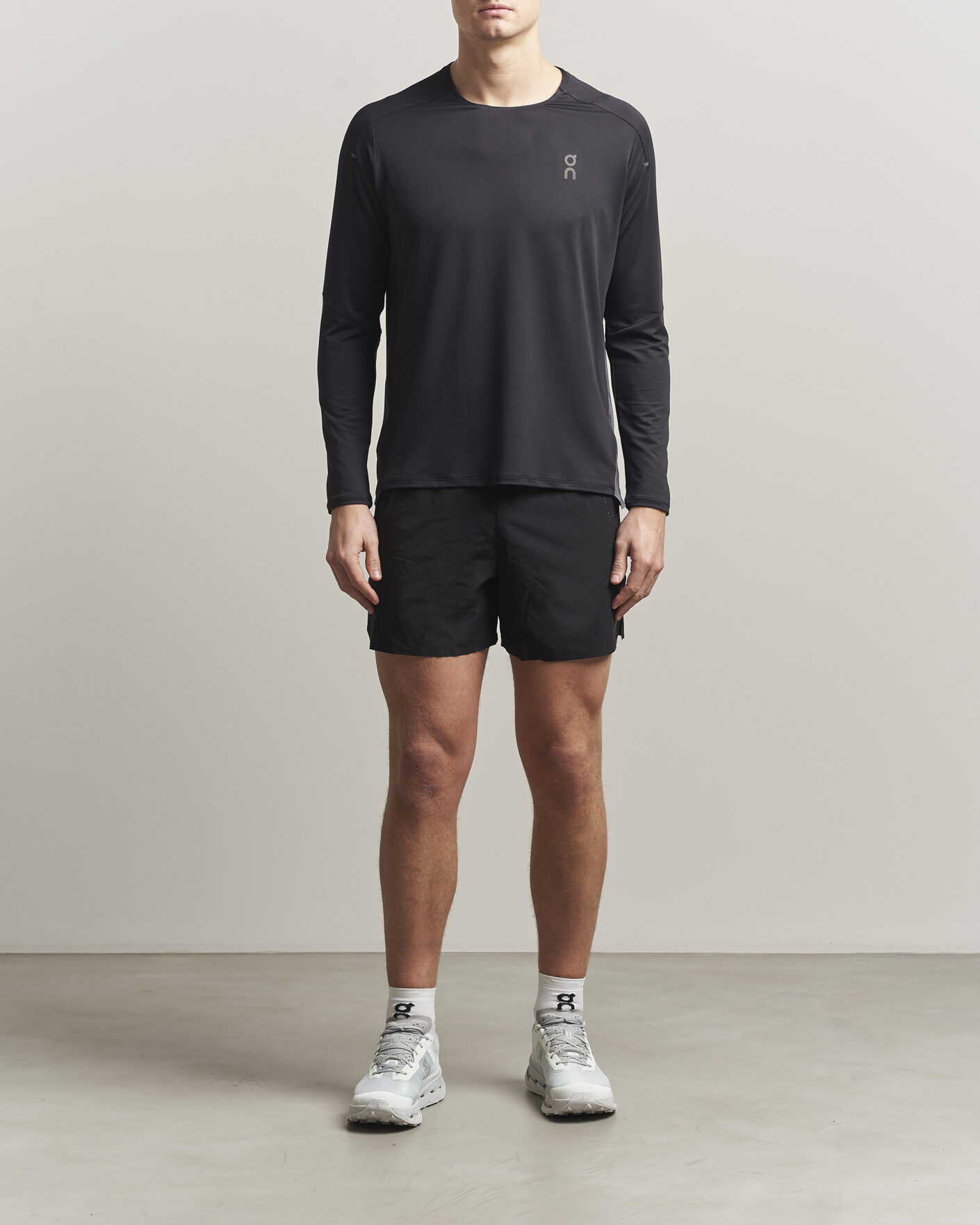 Mies | Puserot | On | Performance Long Sleeve T-Shirt Black