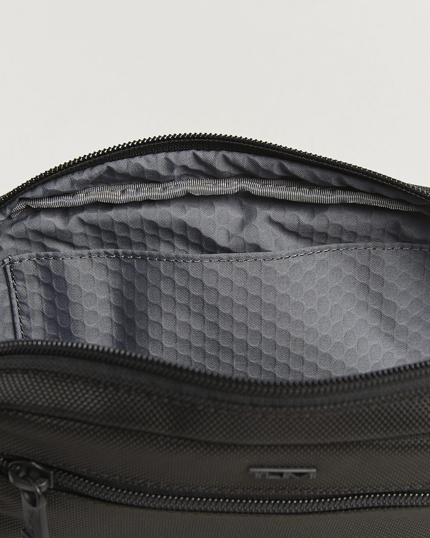 Mies | Laukut | TUMI | Zip-Around Case Black