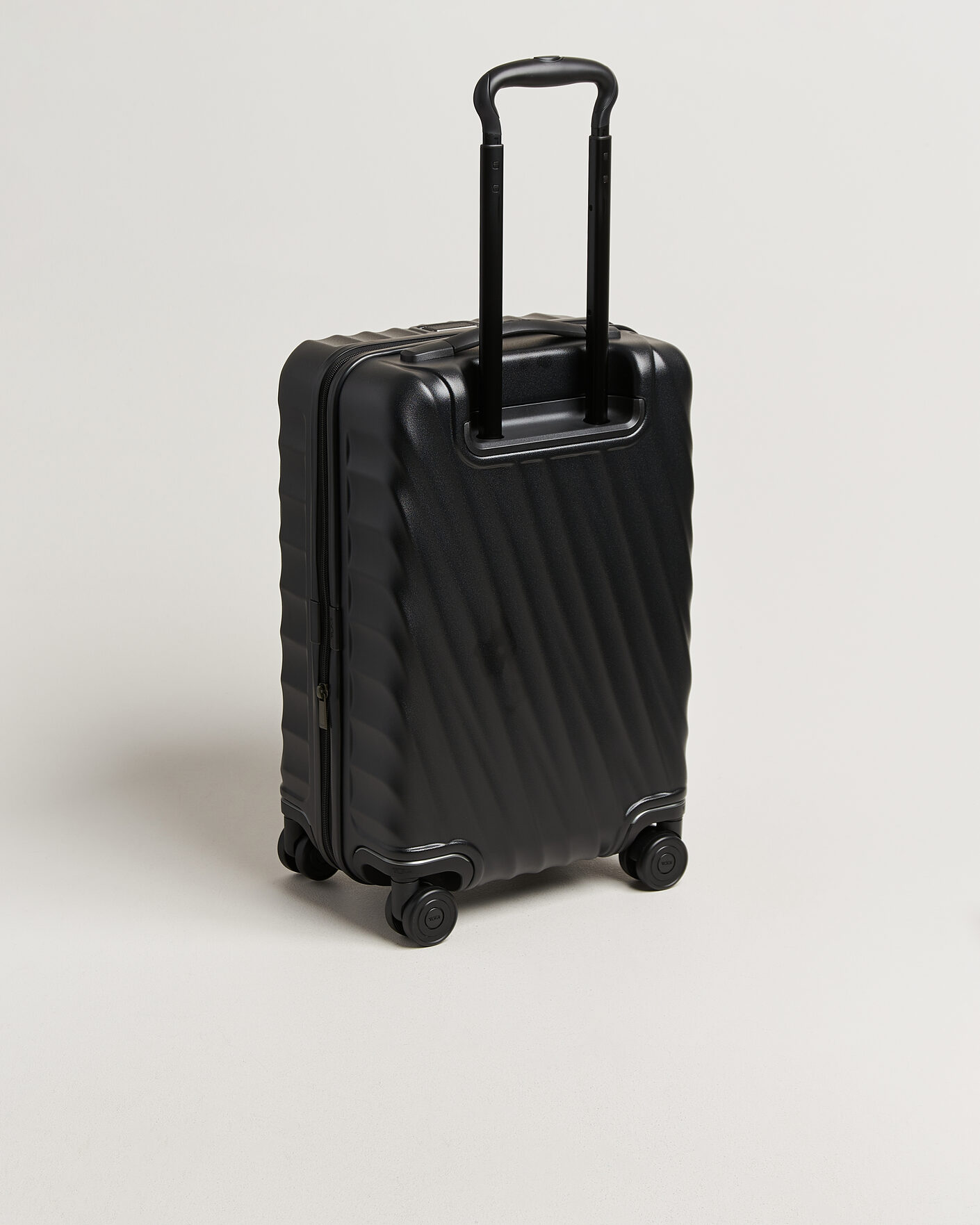 Mies | Laukut | TUMI | 19 Degree Carry-on Front Access Trolley Black