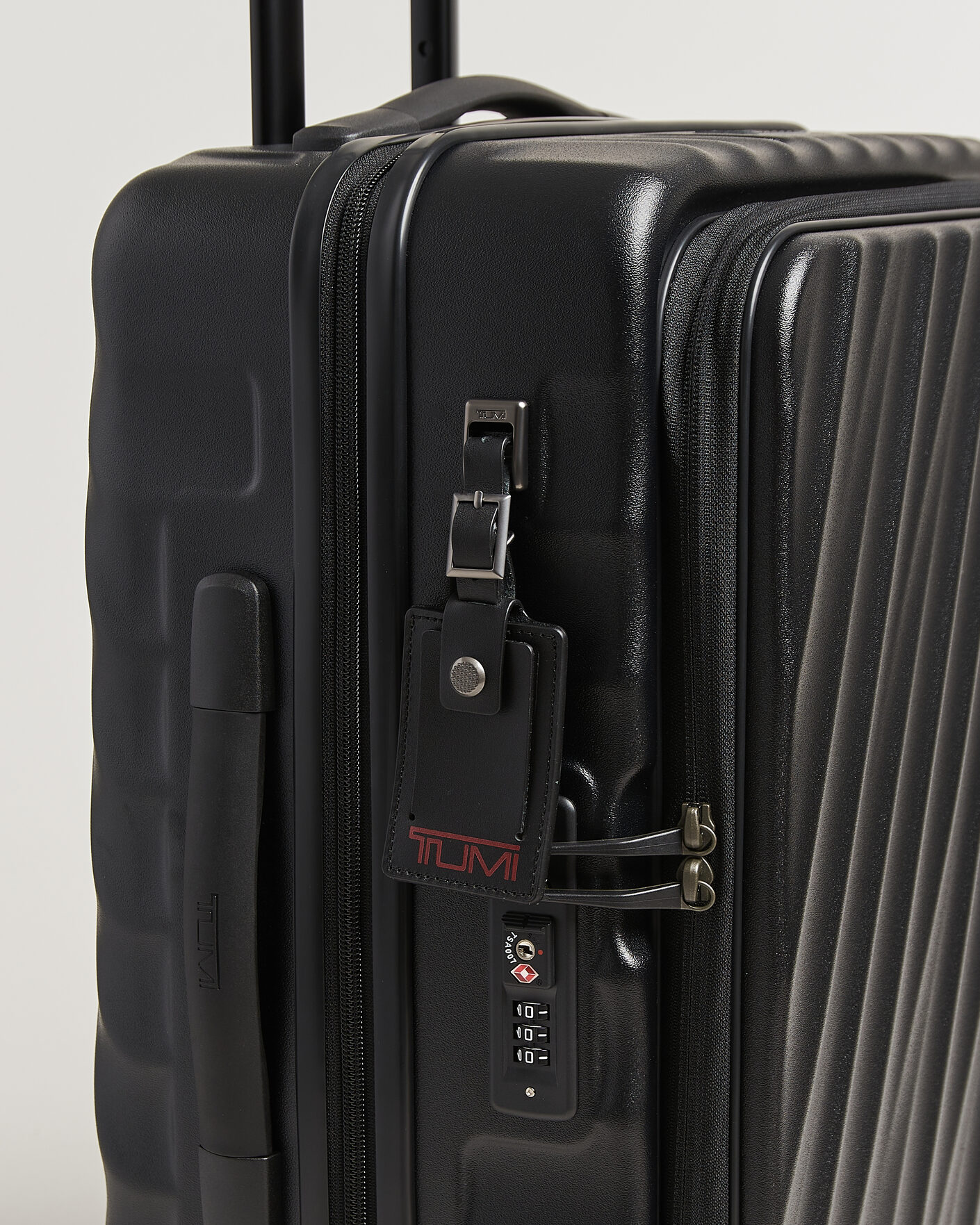 Mies | Laukut | TUMI | 19 Degree Carry-on Front Access Trolley Black