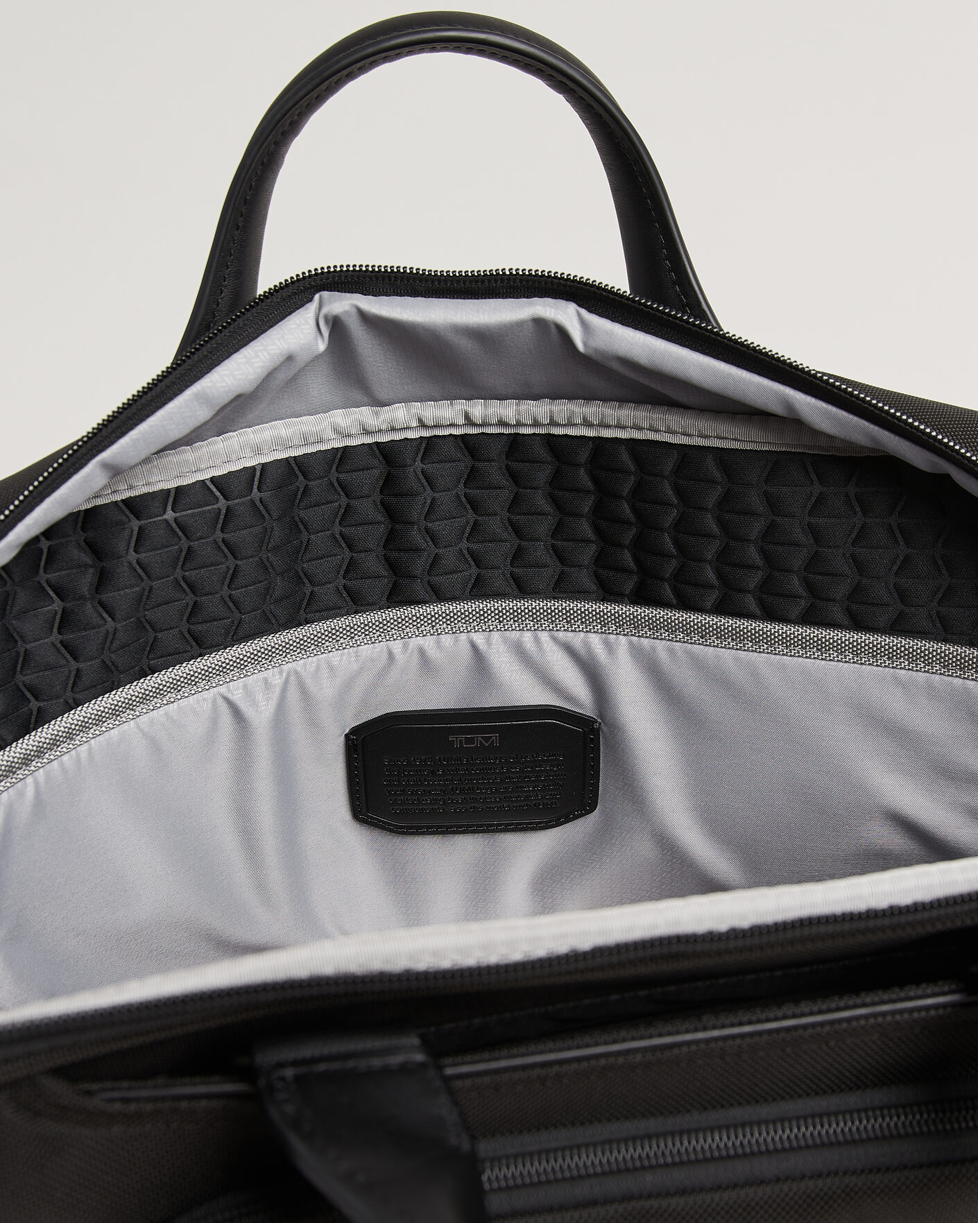 Mies | Laukut | TUMI | Alpha 4 Medium Briefcase Black
