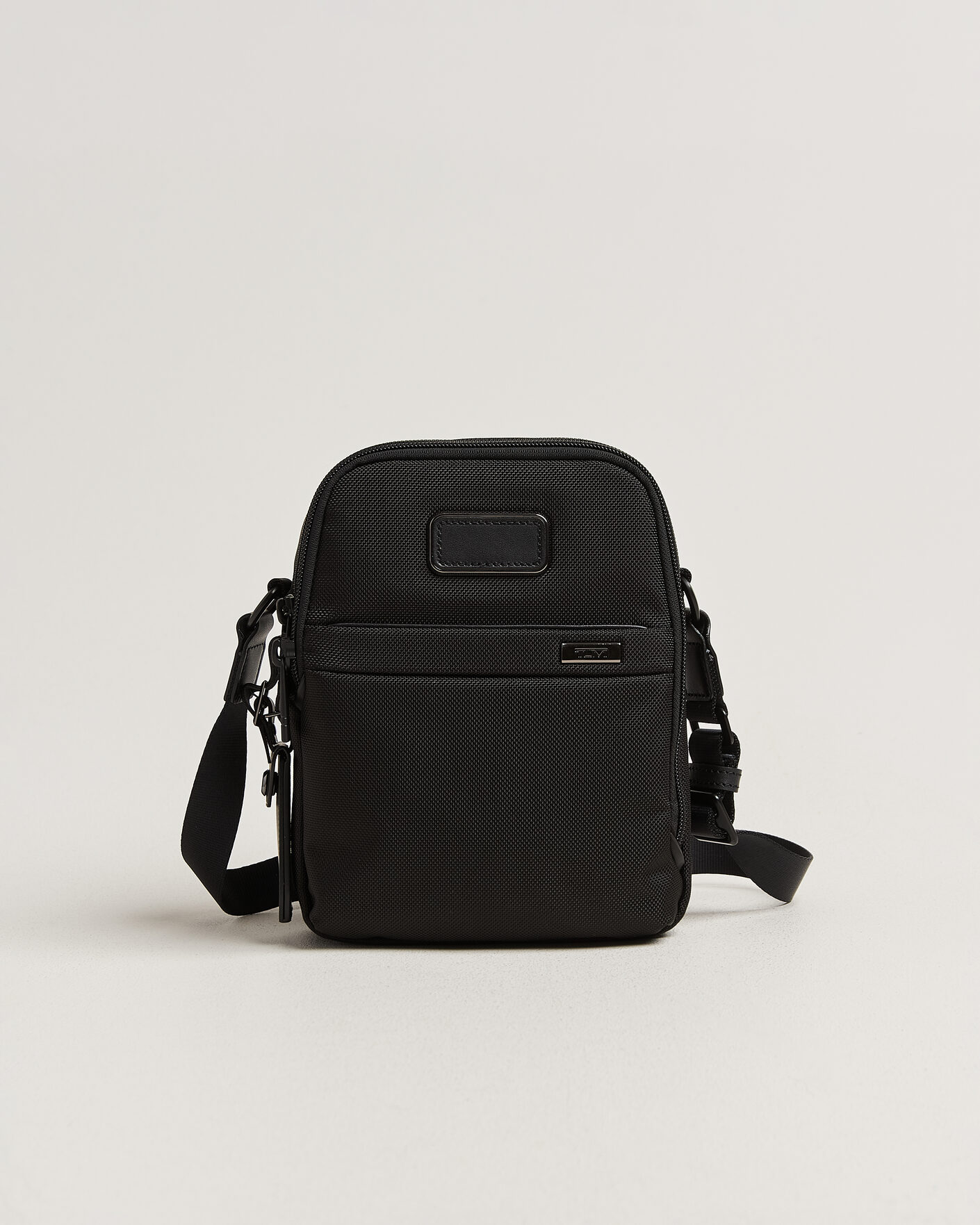 Mies | Laukut | TUMI | Alpha 4 Small Crossbody Bag Black
