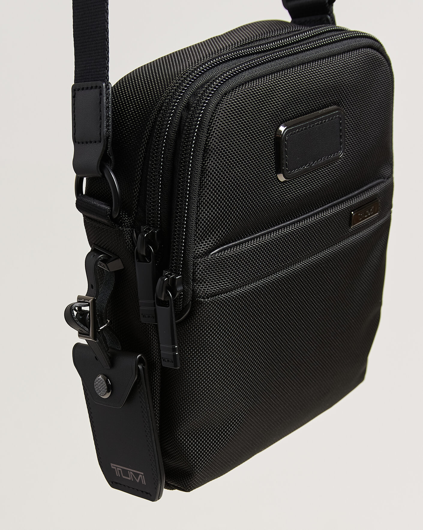 Mies | Laukut | TUMI | Alpha 4 Small Crossbody Bag Black