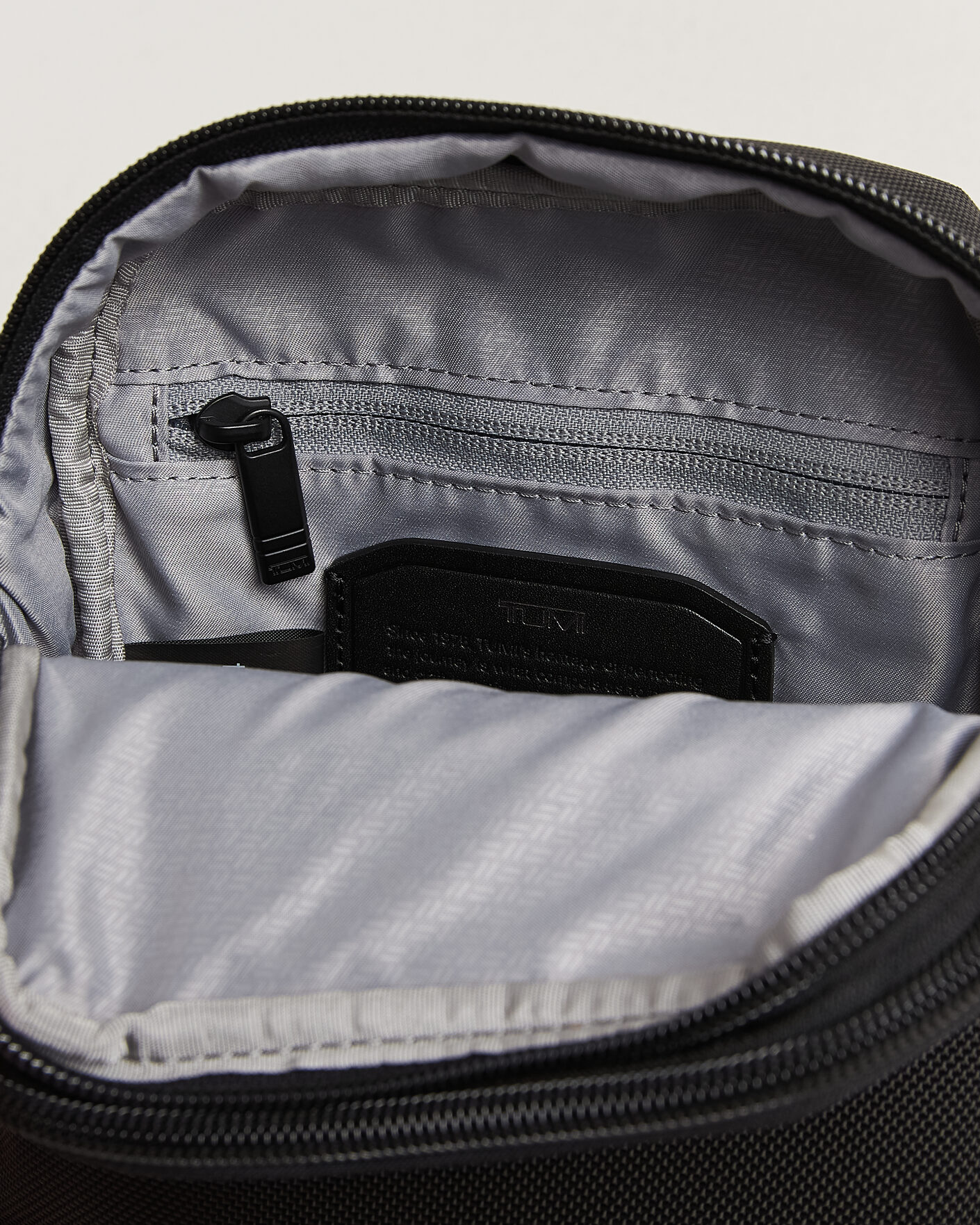 Mies | Laukut | TUMI | Alpha 4 Small Crossbody Bag Black