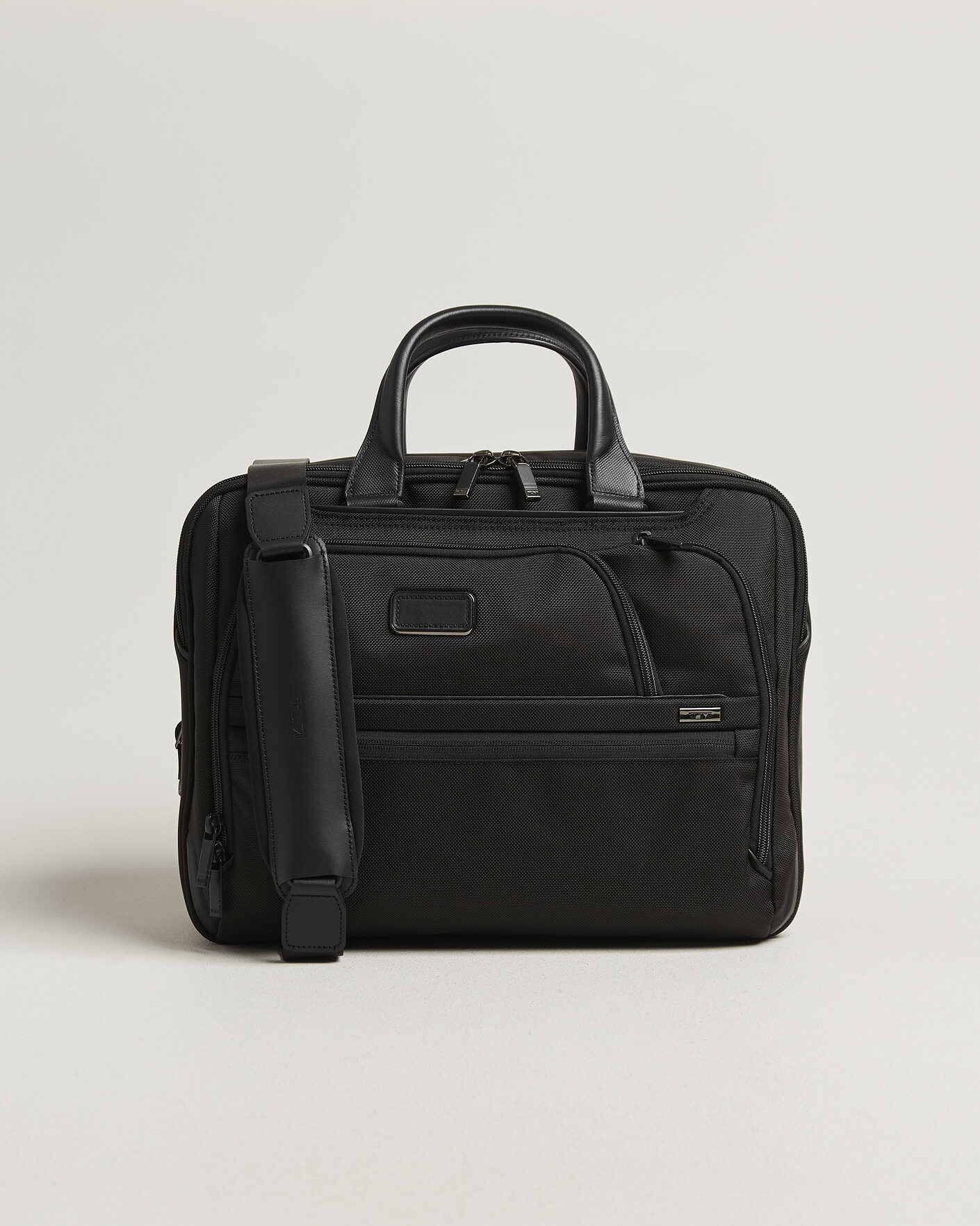 Mies | Laukut | TUMI | Alpha 4 Expandable Medium Briefcase Black