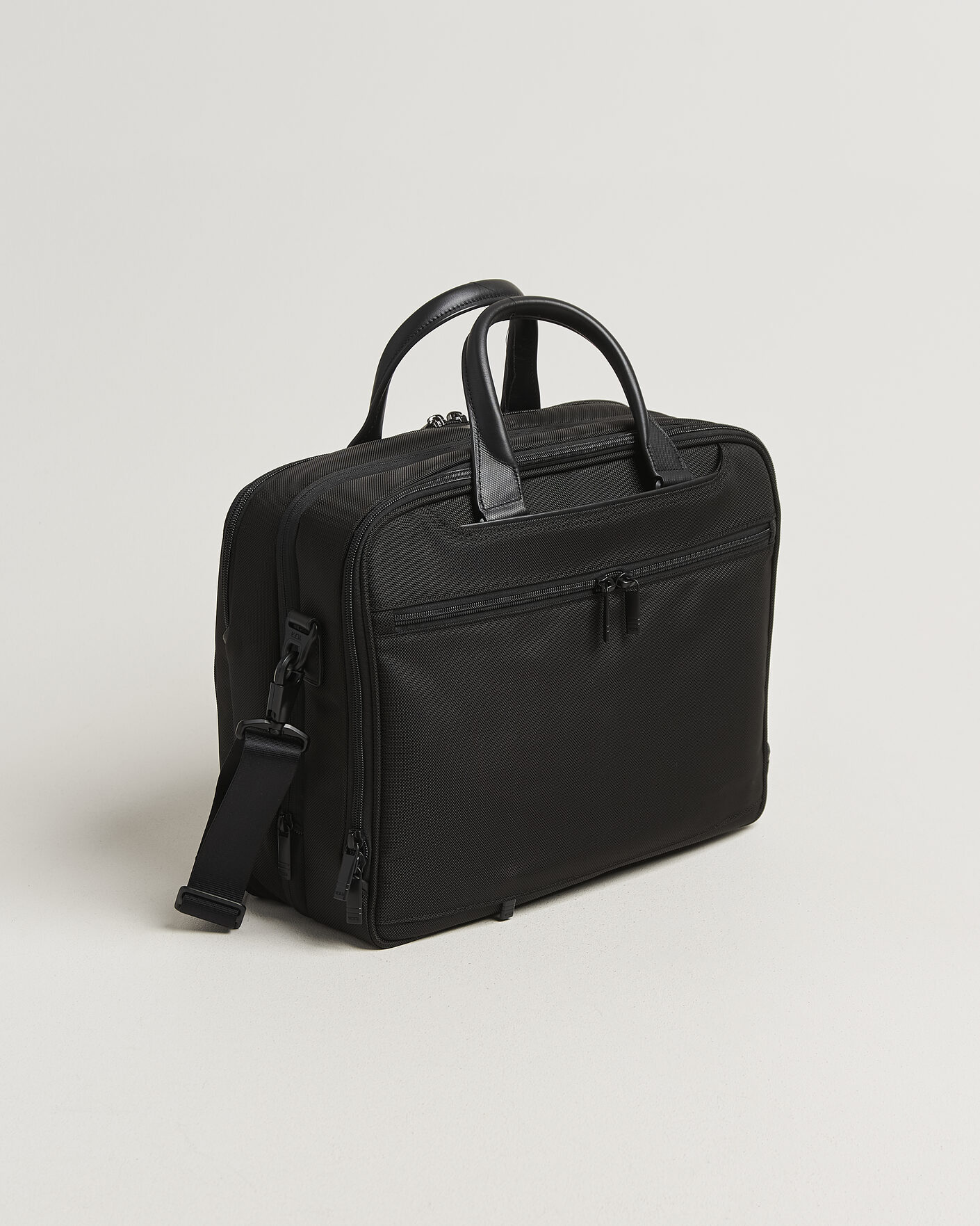 Mies | Laukut | TUMI | Alpha 4 Expandable Medium Briefcase Black