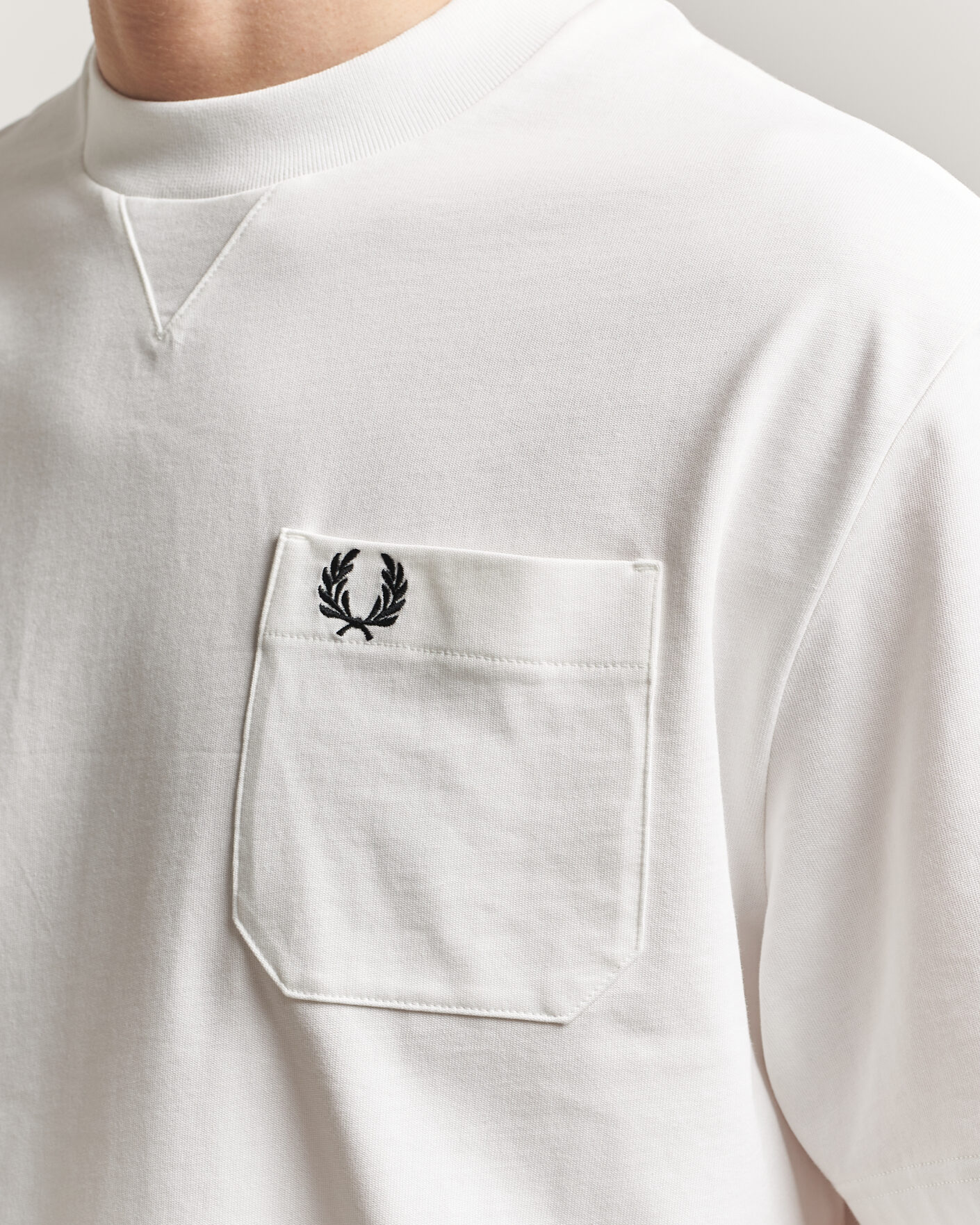 Mies | T-paidat | Fred Perry | Heavy Pocket T-Shirt Snow White