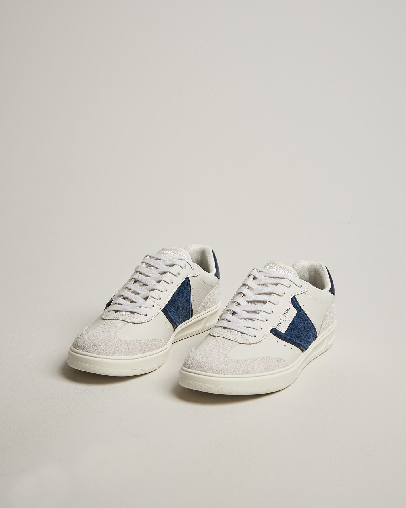 Mies | Tennarit | Fred Perry | B4 Leather/Suede Sneaker Porcelain/Navy