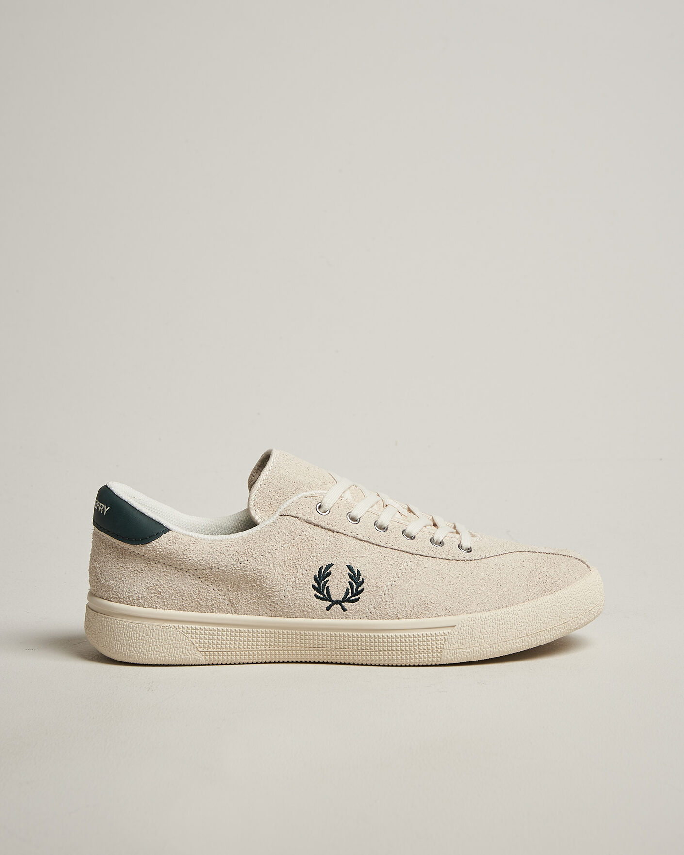 Mies | Tennarit | Fred Perry | Tennis Suede Sneaker Ecru