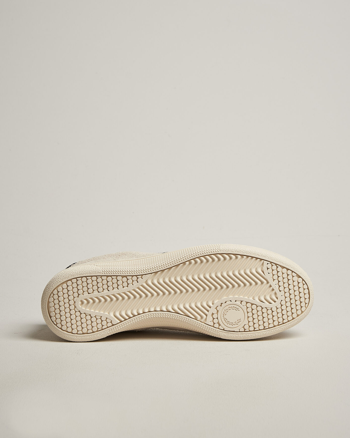 Mies | Tennarit | Fred Perry | Tennis Suede Sneaker Ecru