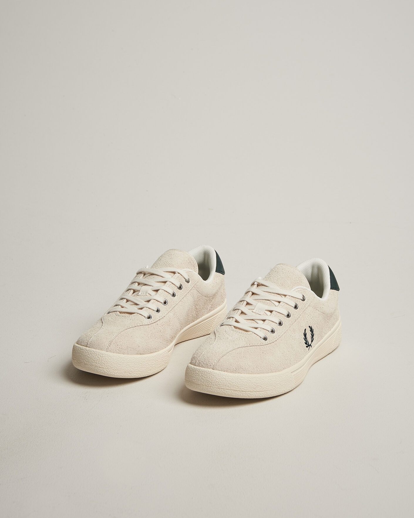 Mies | Tennarit | Fred Perry | Tennis Suede Sneaker Ecru