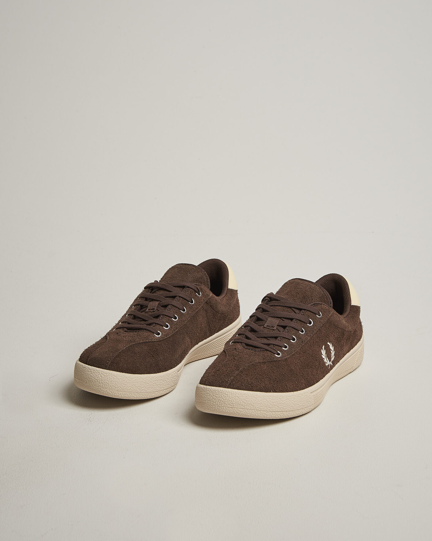 Mies | Tennarit | Fred Perry | Tennis Suede Sneaker Burnt Tobacco