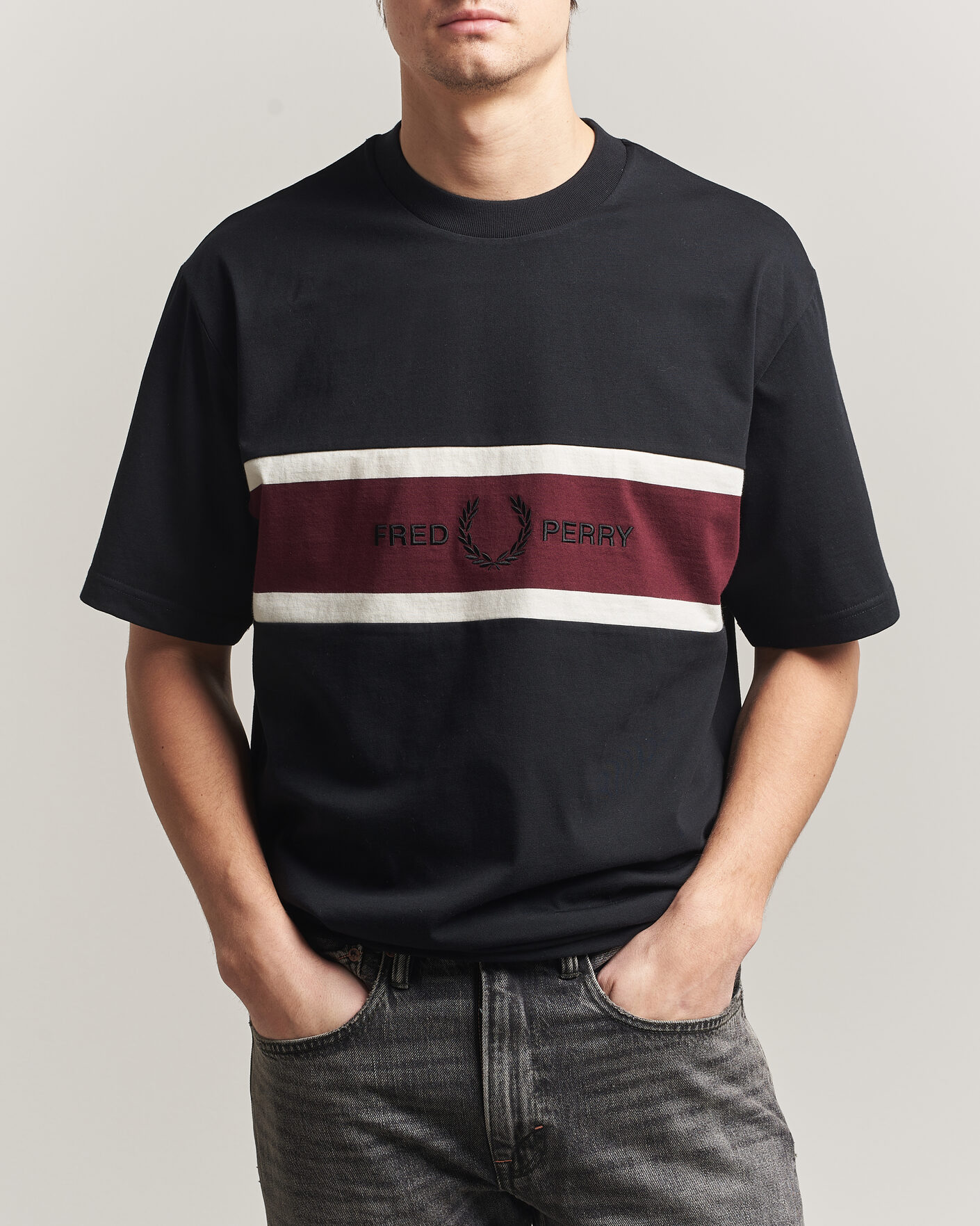 Mies | T-paidat | Fred Perry | Embroidered Paneled T-Shirt Black