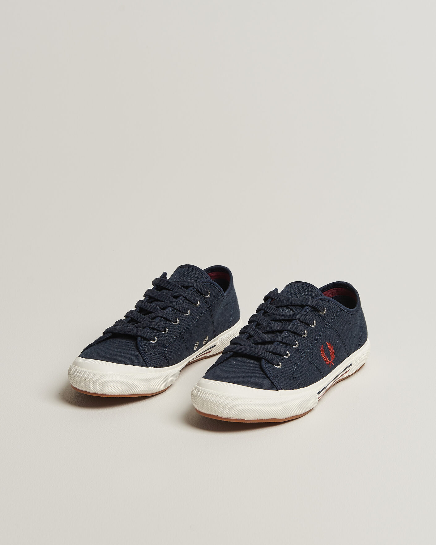 Mies | Tennarit | Fred Perry | B708 Vintage Tennis Sneaker Navy