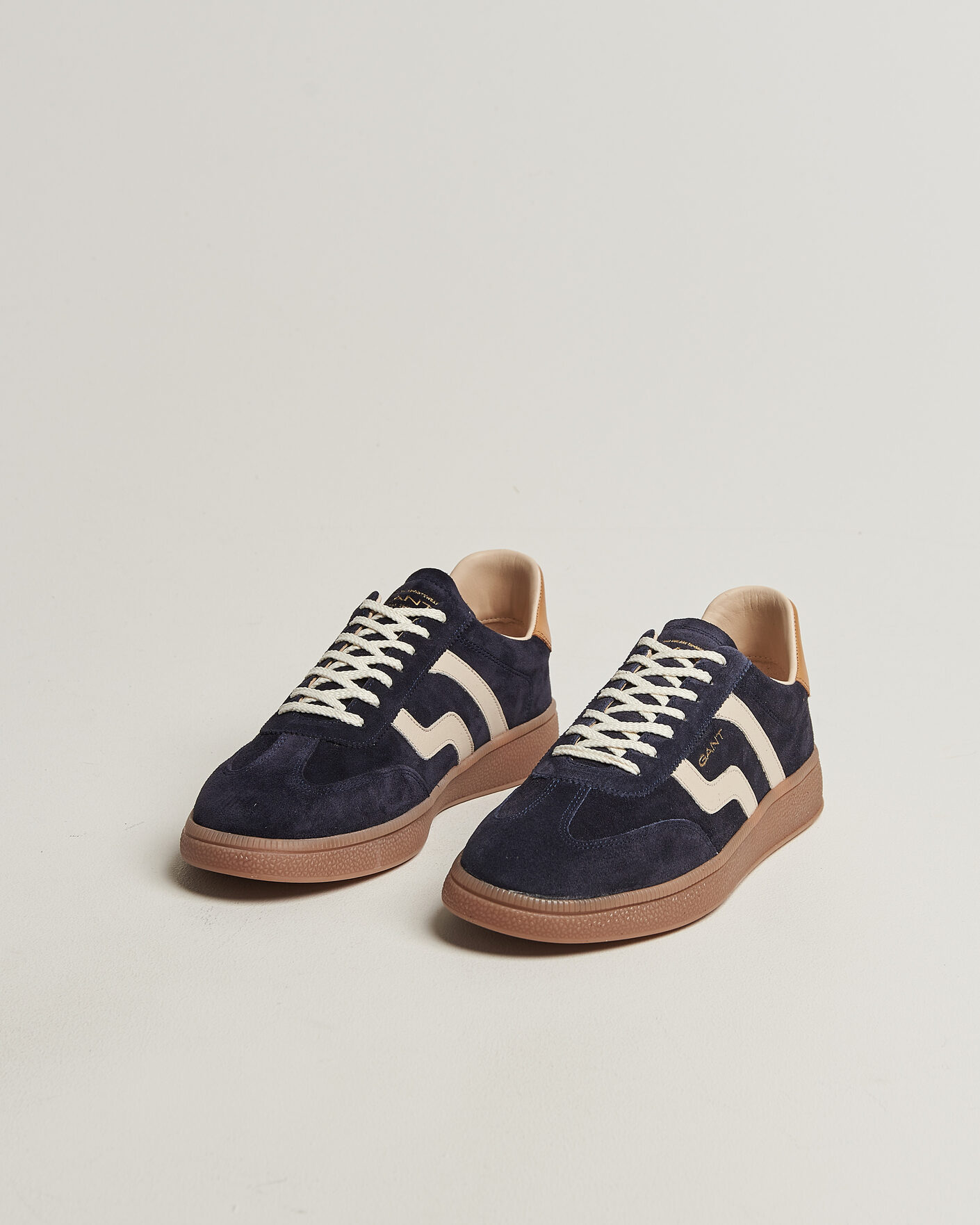 Mies | Tennarit | GANT | Cuzmo Suede Sneaker Marine/White