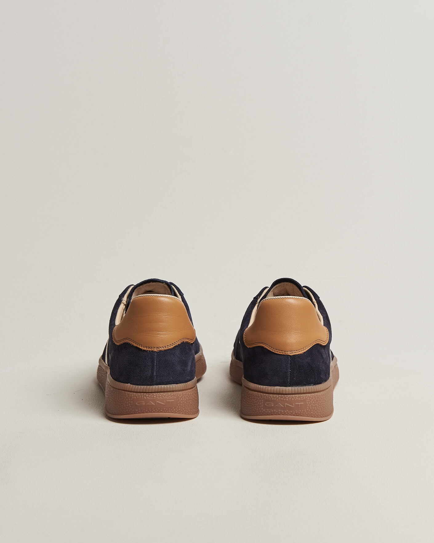Mies | Tennarit | GANT | Cuzmo Suede Sneaker Marine/White