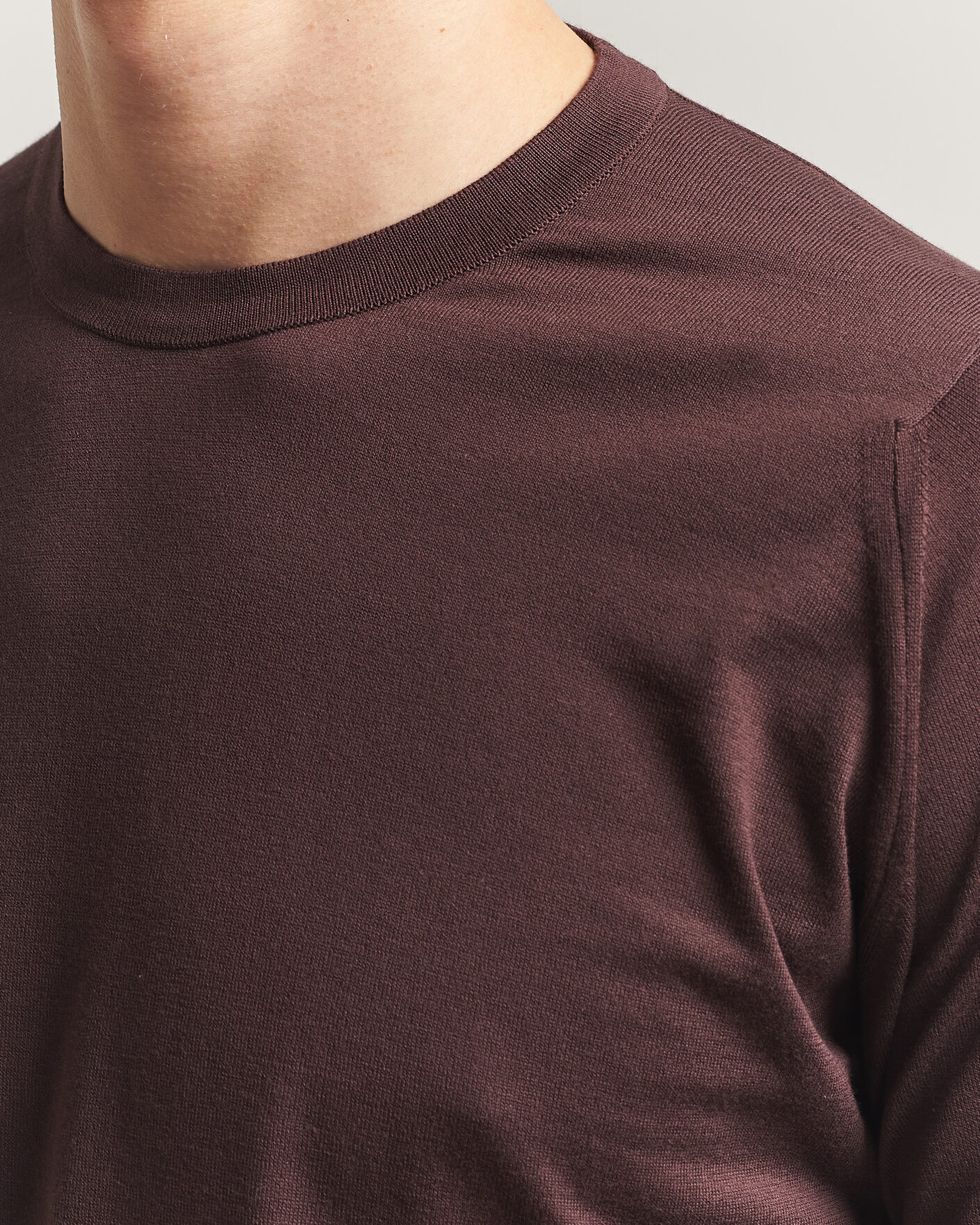Mies | Puserot | John Smedley | Rowland Sea Island Crew Neck Pullover Raisin Brown