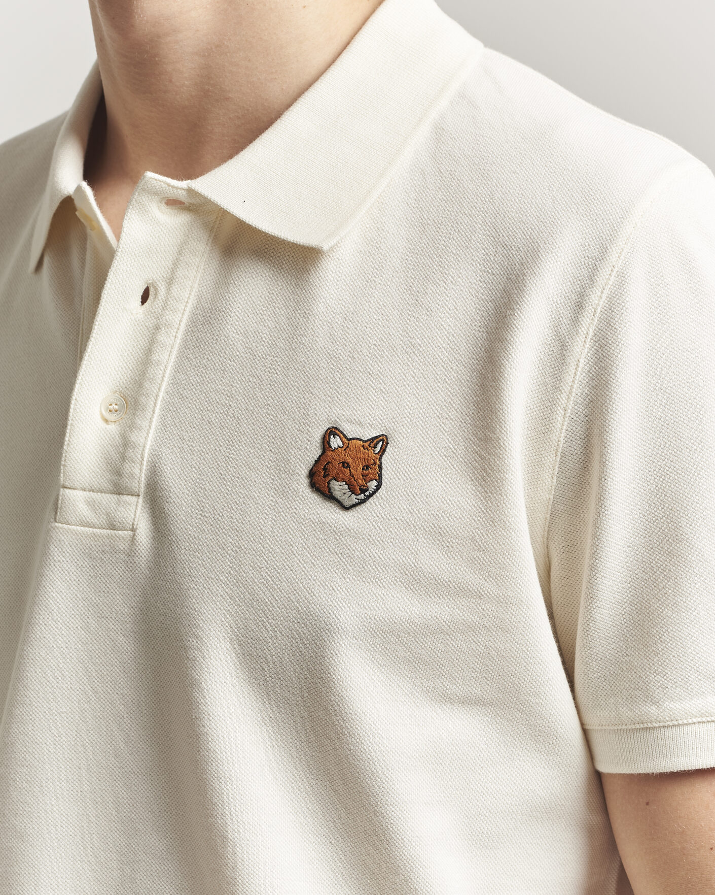 Mies | Pikeet | Maison Kitsuné | Fox Head Polo Noble Beige