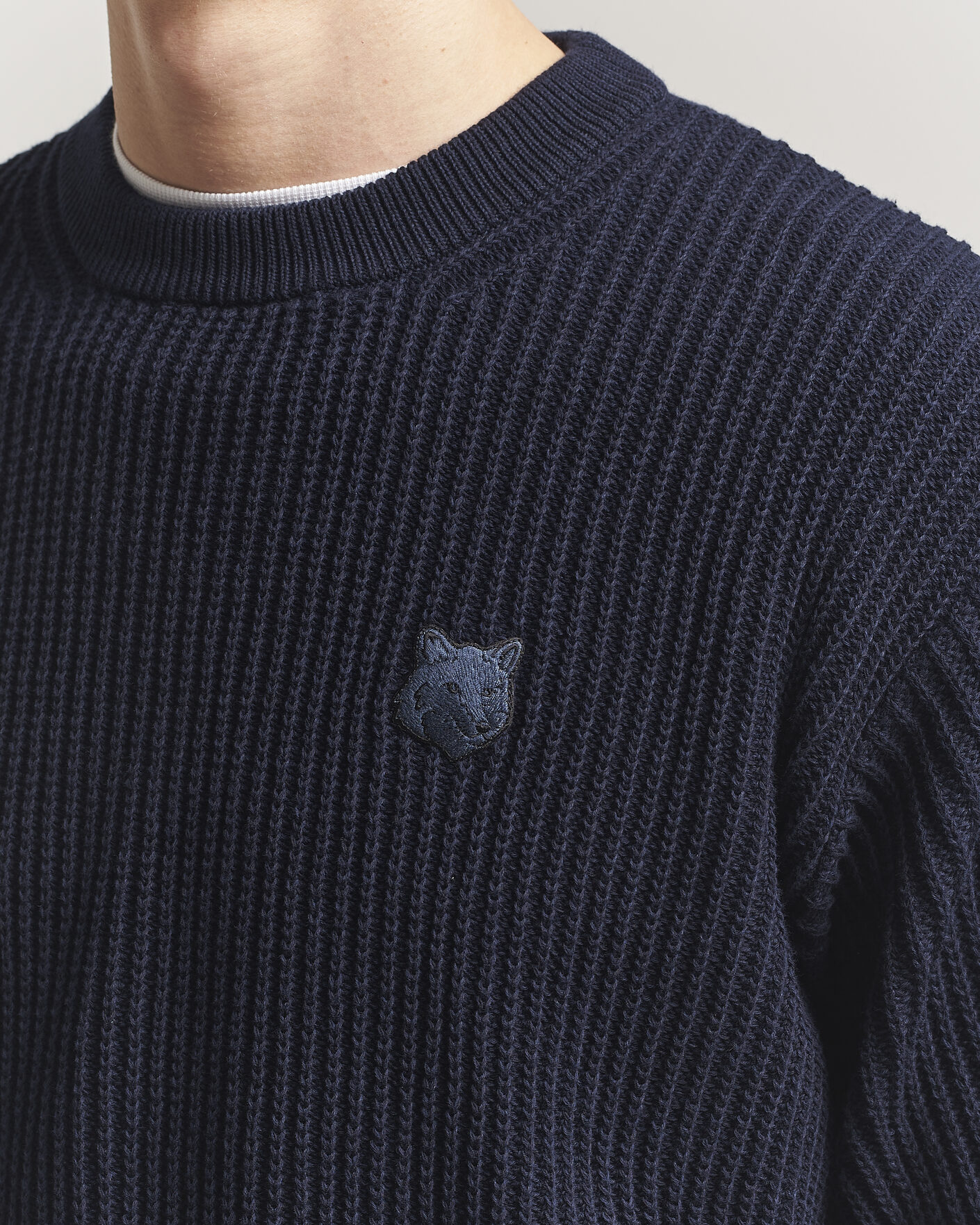 Mies | Puserot | Maison Kitsuné | Tonal Fox Head Rib Knitted Sweater Navy