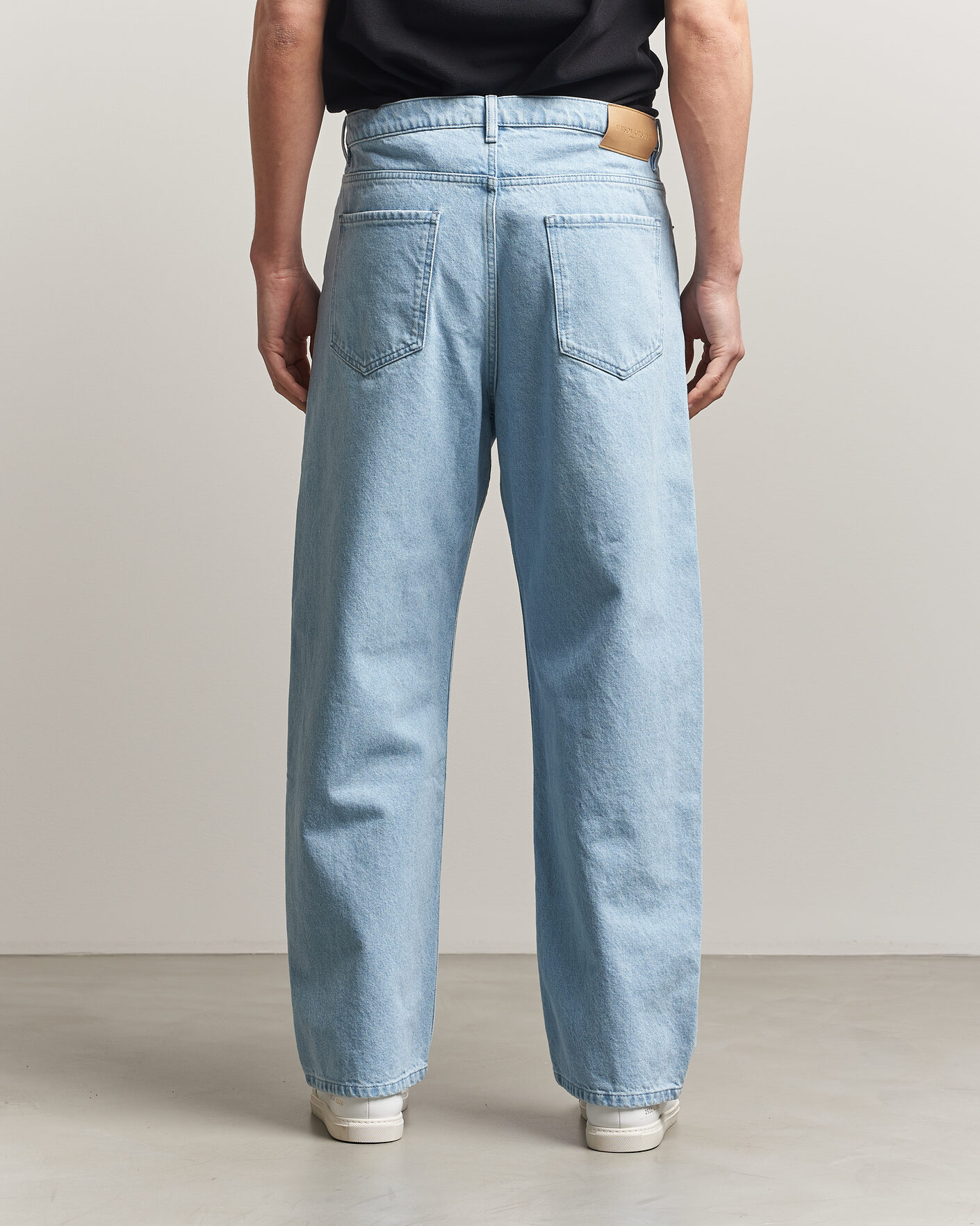 Mies | Housut | Maison Kitsuné | Wide Fit Jeans Light Washed Indigo