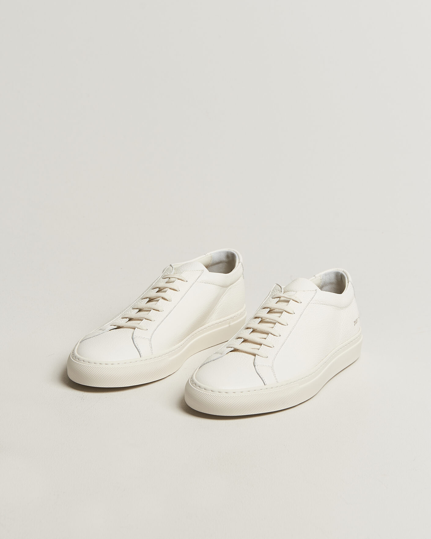 Mies | Tennarit | Common Projects | Original Achilles Grained Leather Sneaker Off White