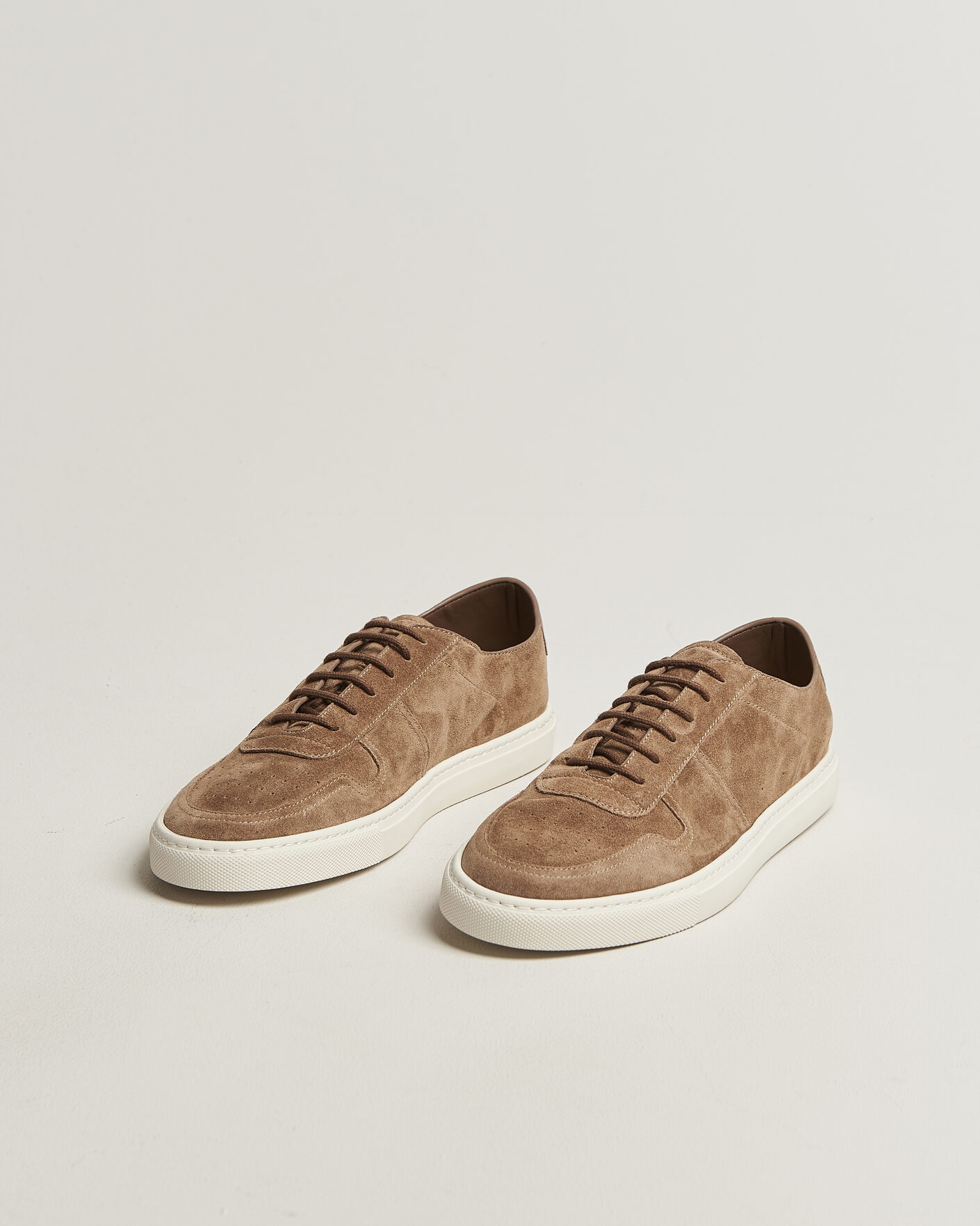 Mies | Tennarit | Common Projects | BBall Slim Deconstructed Suede Sneaker Taupe