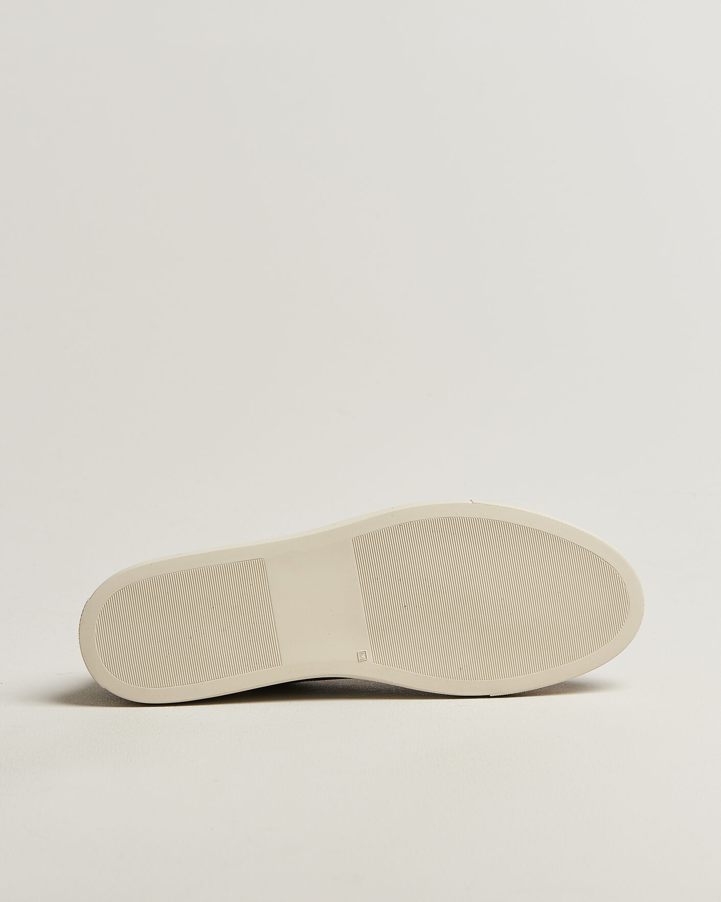 Mies | Tennarit | Common Projects | BBall Slim Deconstructed Suede Sneaker Off Black