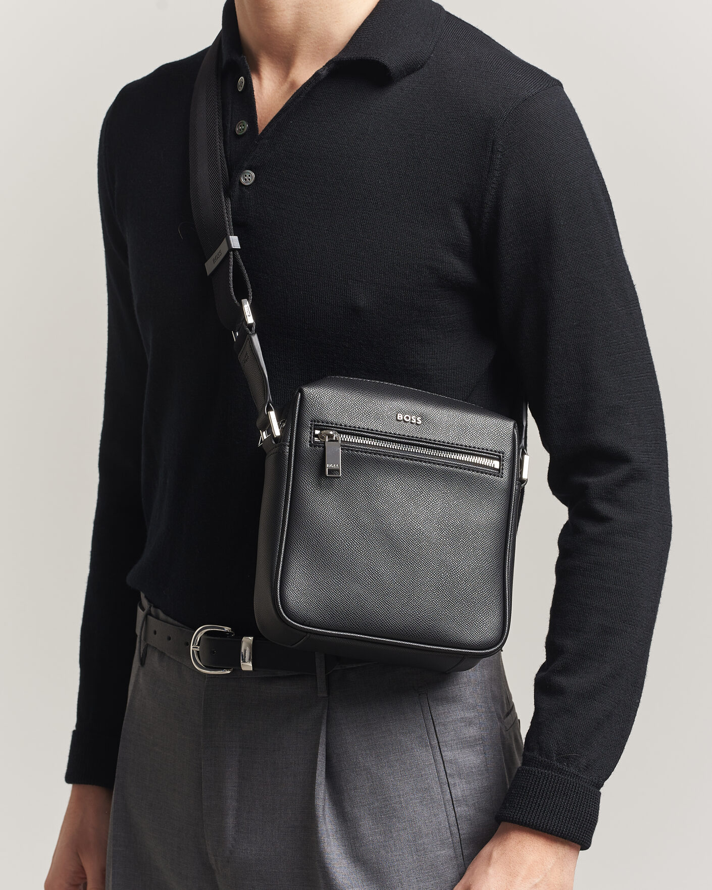 Mies | Laukut | BOSS BLACK | Daxter Leather Crossbody Bag Black