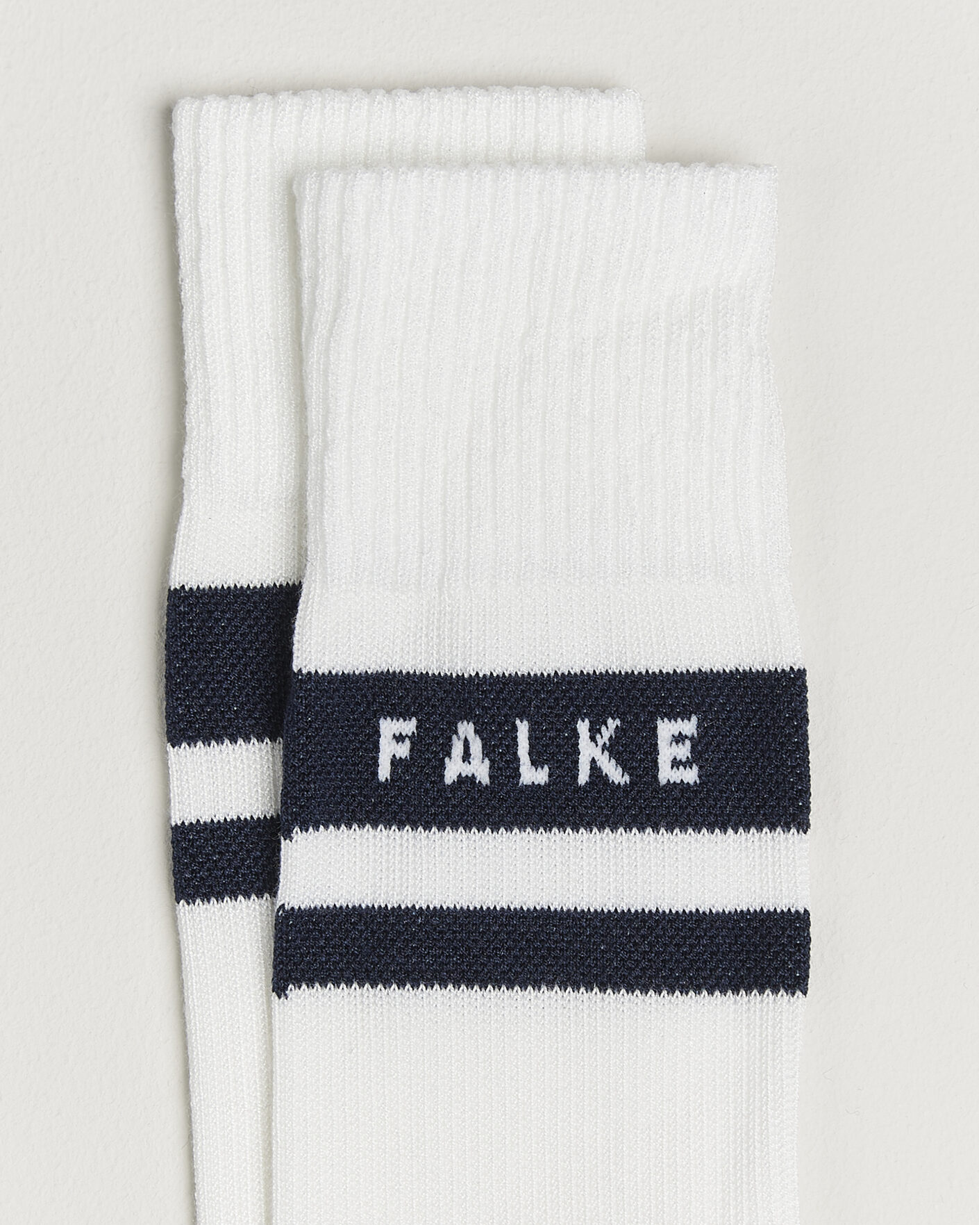 Mies | Alusvaatteet | Falke Sport | TK2 Explore Cool Trekking Socks White