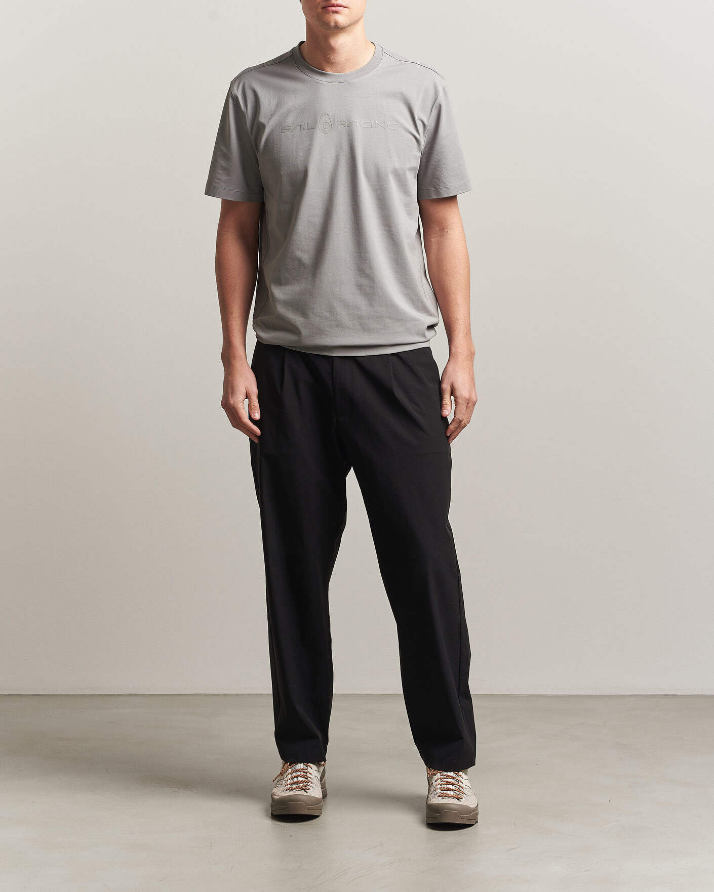 Mies | T-paidat | Sail Racing | Bowman Monochrome T-Shirt Oyster