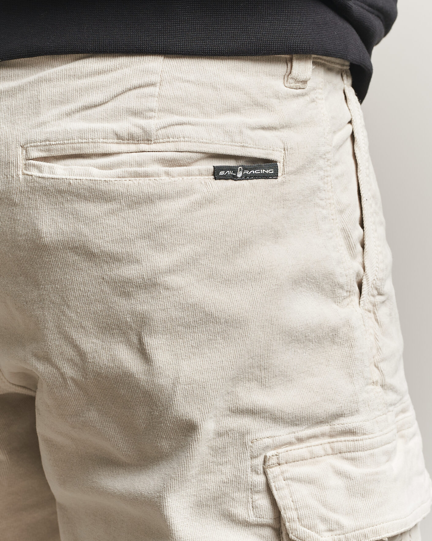 Mies | Shortsit | Sail Racing | Grinder Corduroy Cargo Shorts Sand