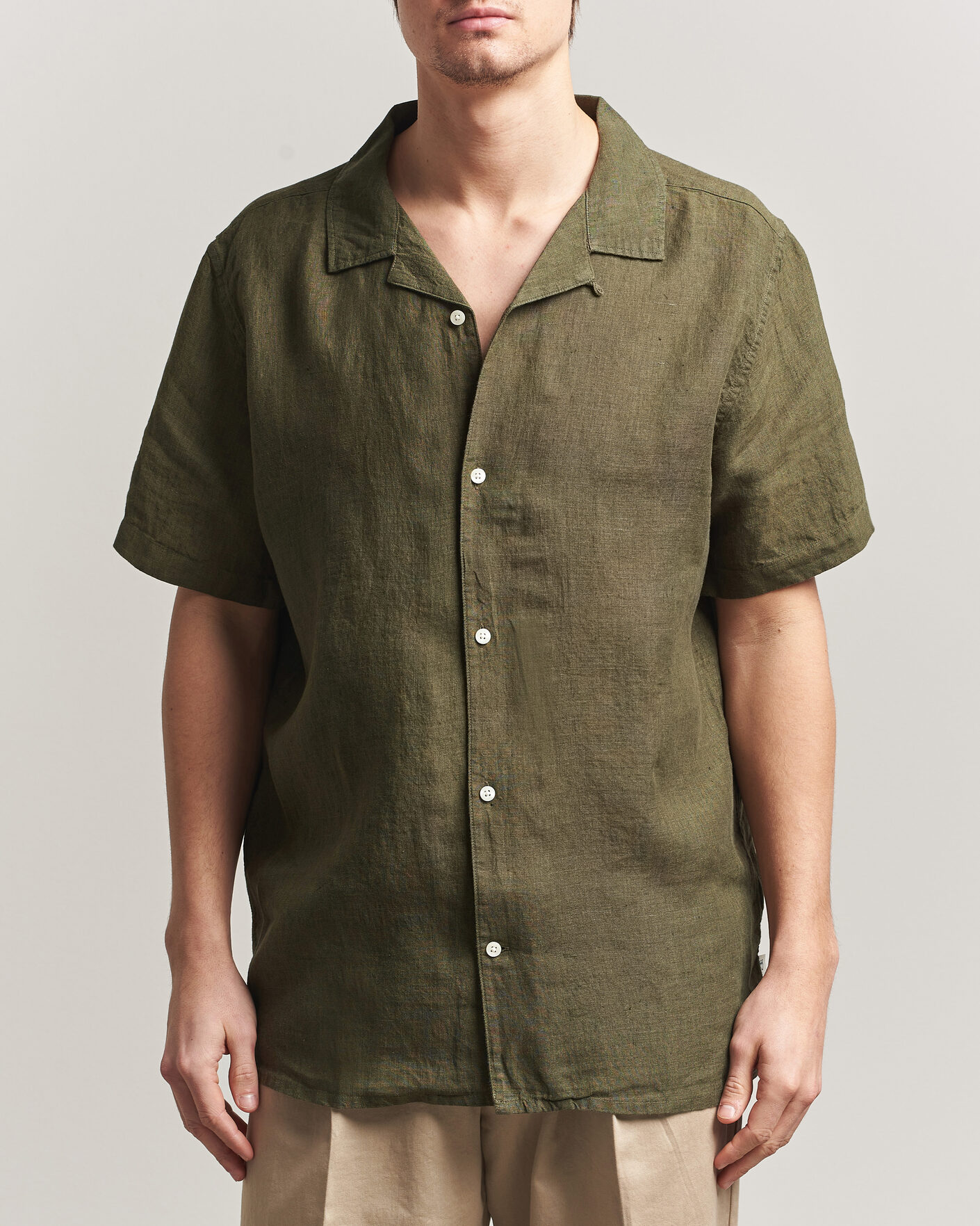 Mies | Kauluspaidat | KnowledgeCotton Apparel | Short Sleeve Linen Resort Shirt Burnt Olive