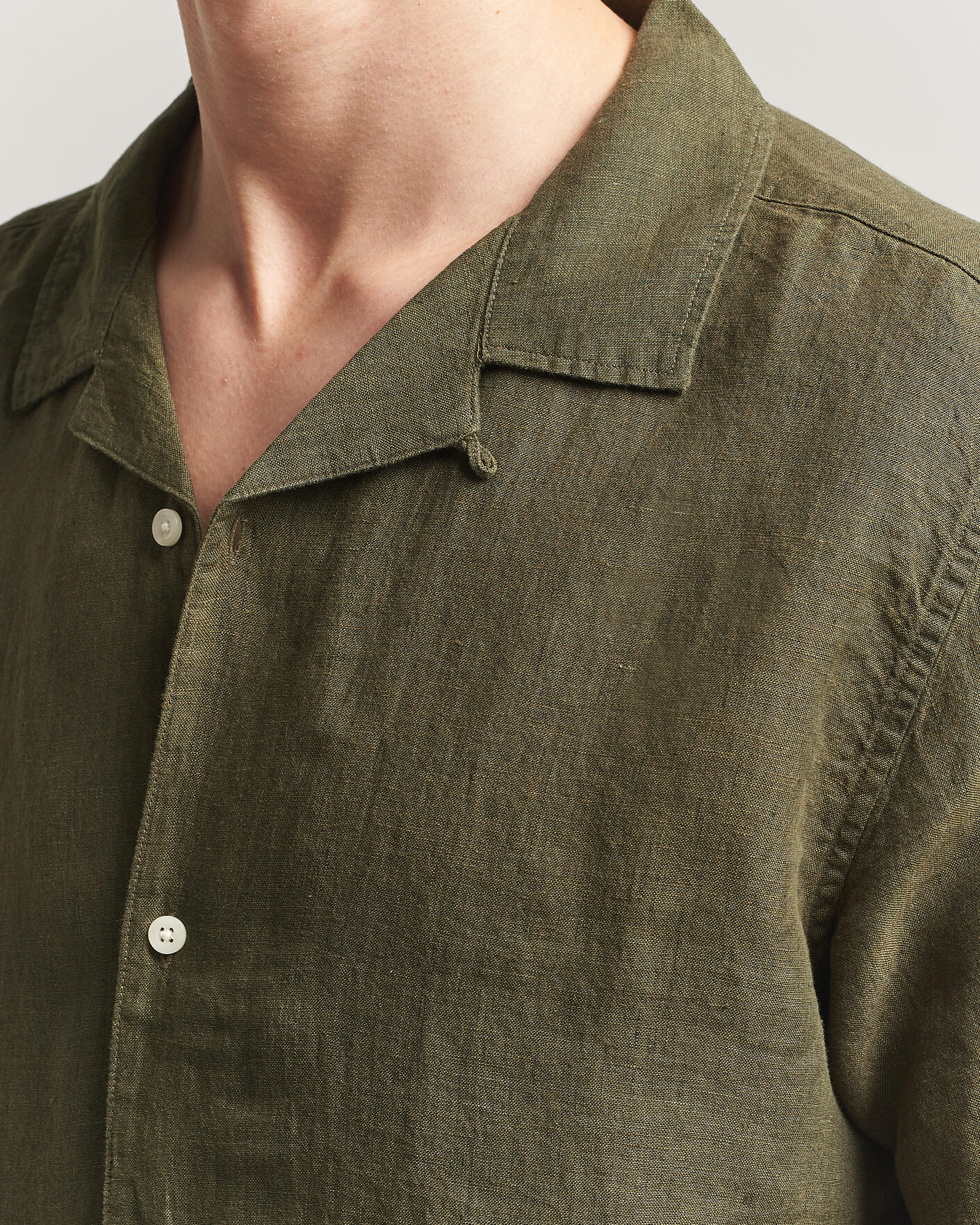 Mies | Kauluspaidat | KnowledgeCotton Apparel | Short Sleeve Linen Resort Shirt Burnt Olive
