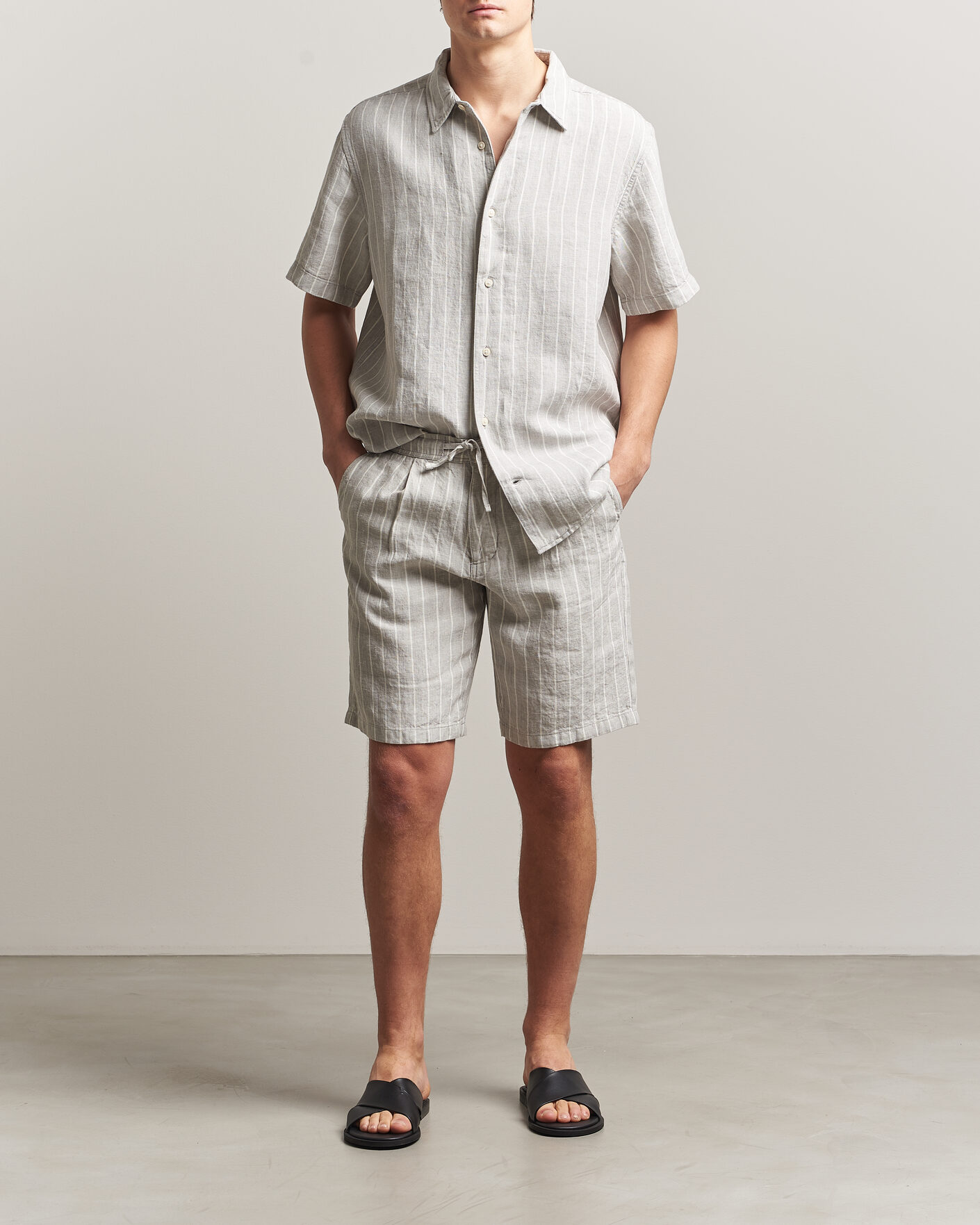 Mies | Shortsit | KnowledgeCotton Apparel | Striped Loose Linen Shorts Grey