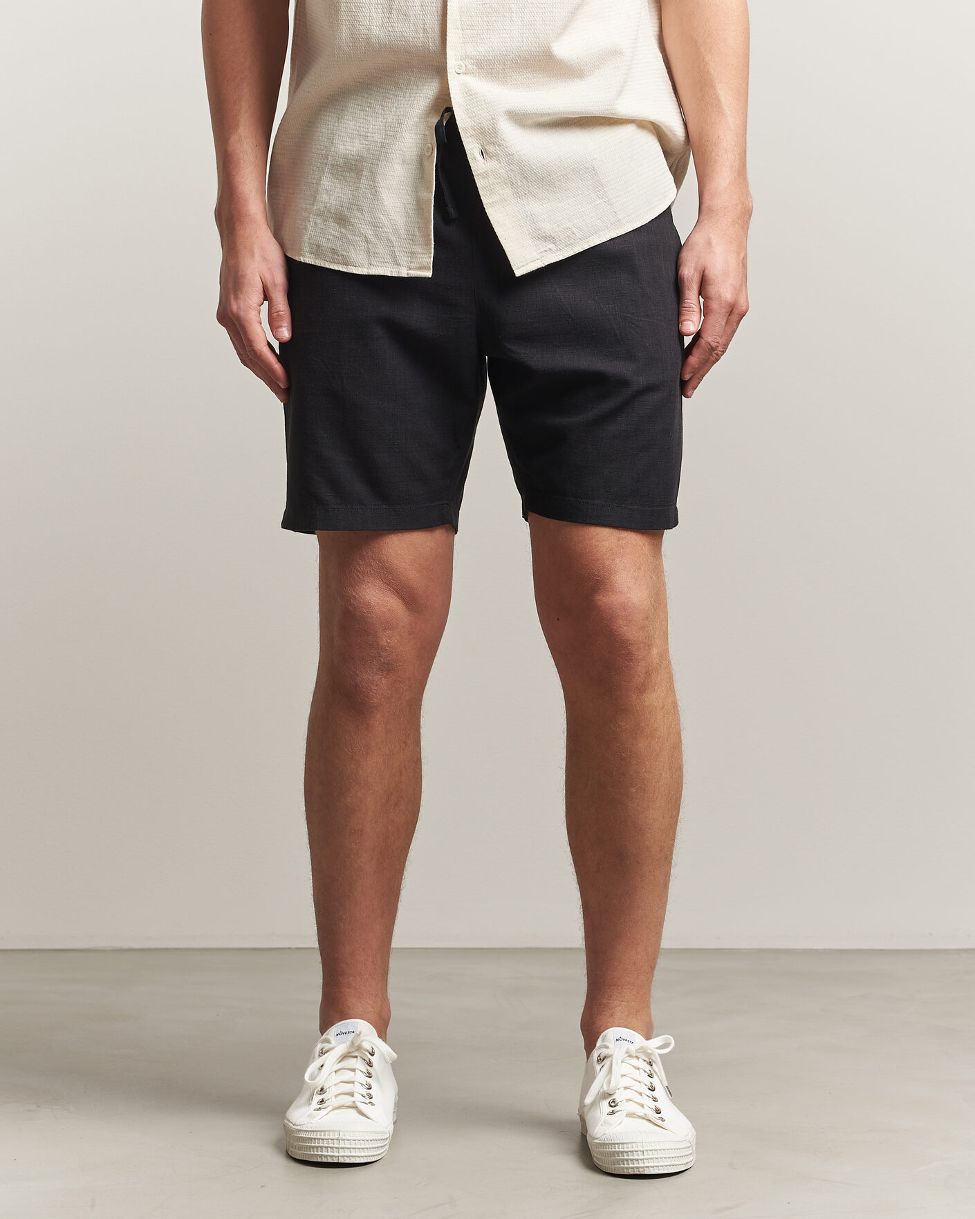 Mies | Shortsit | KnowledgeCotton Apparel | Loose Linen/Viscose Shorts Black