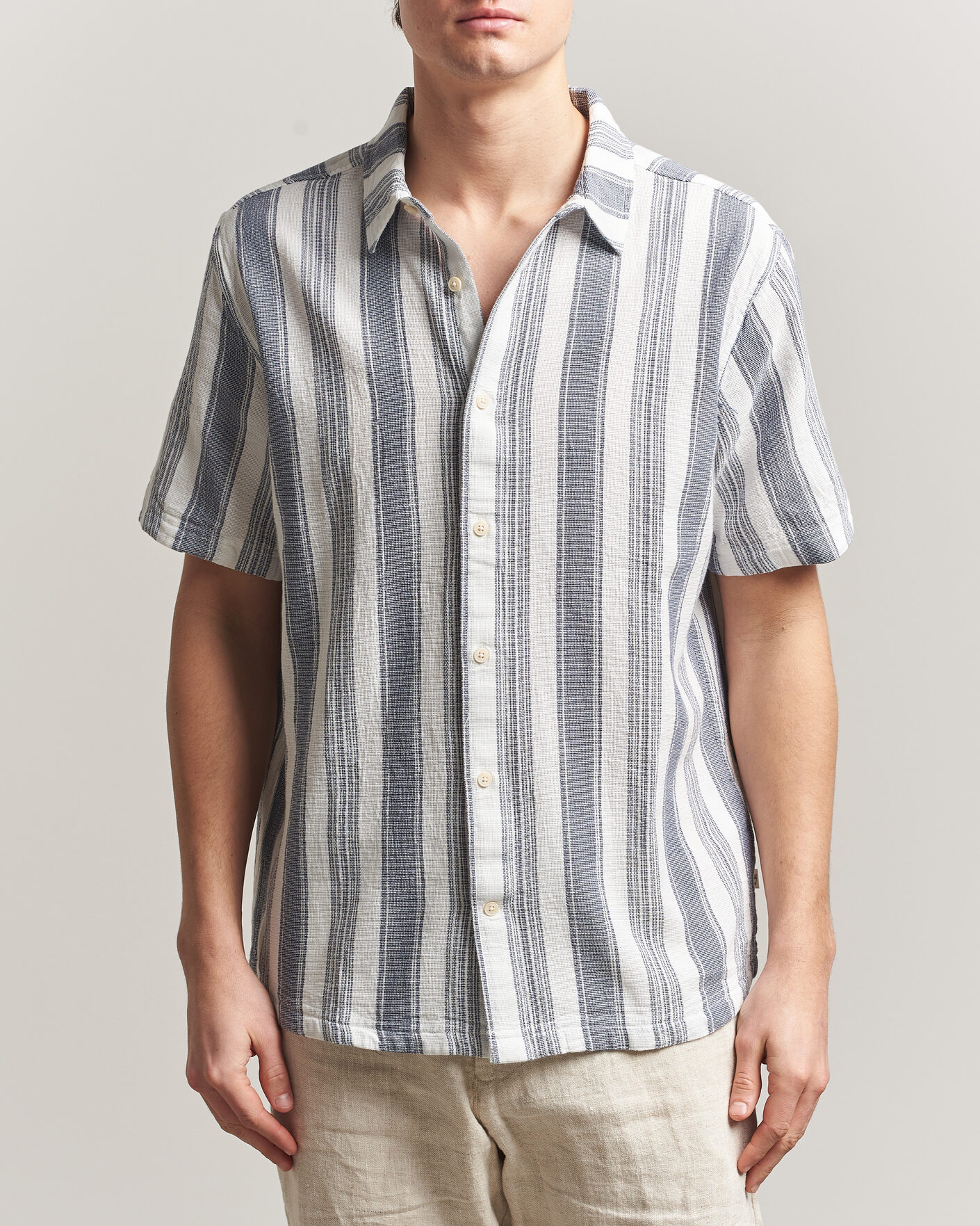 Mies | Kauluspaidat | KnowledgeCotton Apparel | Box Short Sleeve Stripe Shirt Blue Stripe