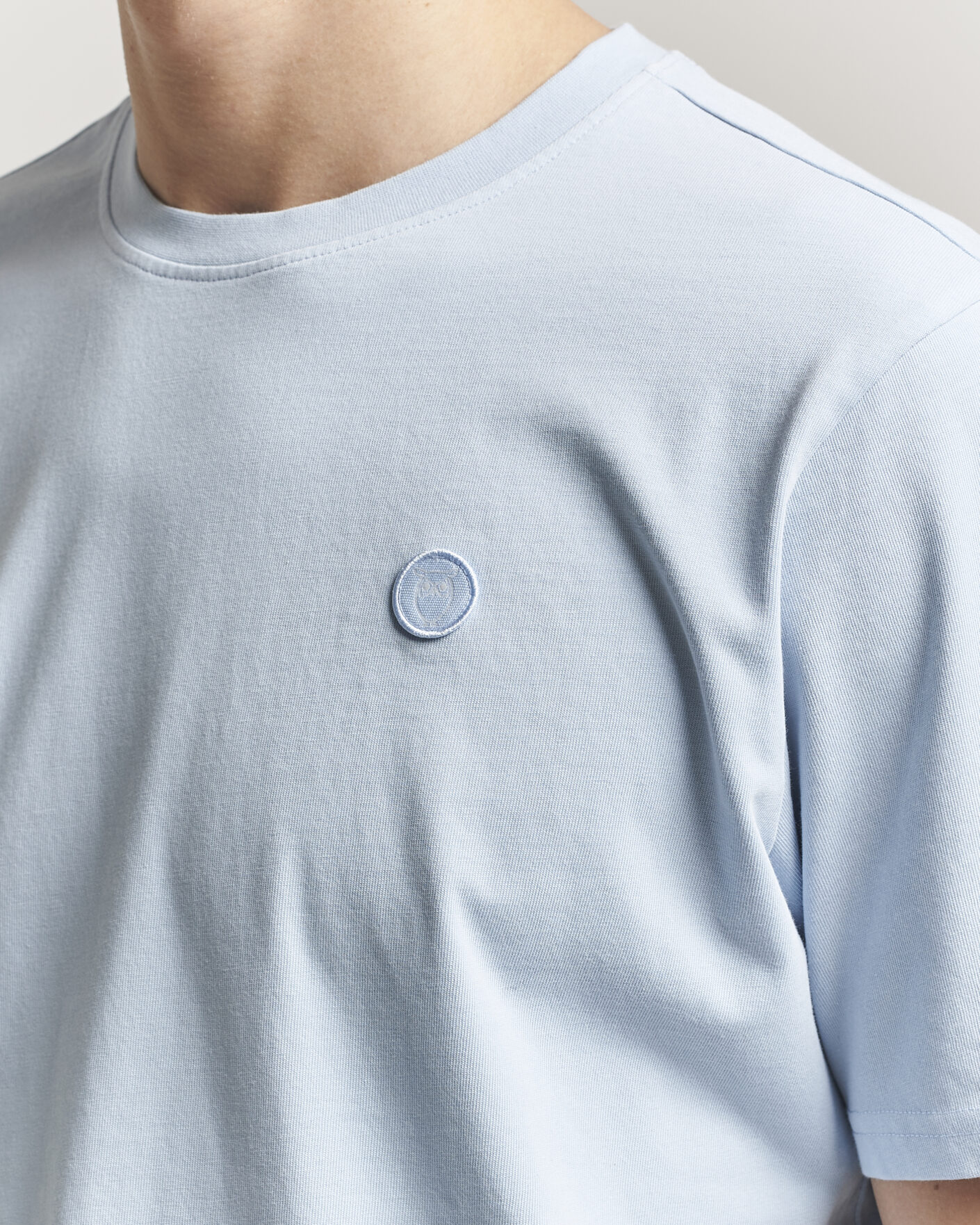 Mies | T-paidat | KnowledgeCotton Apparel | Badge T-Shirt Skyway