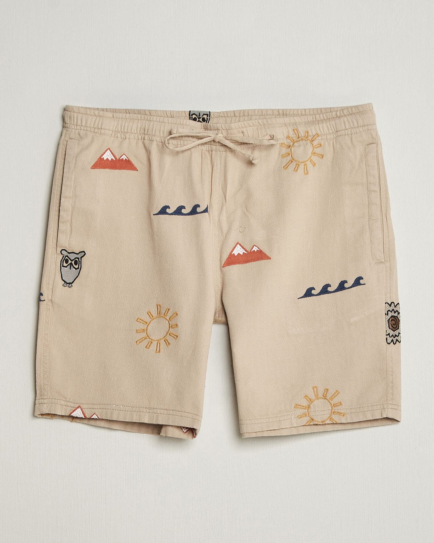 Mies | Shortsit | KnowledgeCotton Apparel | Loose Embroidery Shorts Light Feather Grey