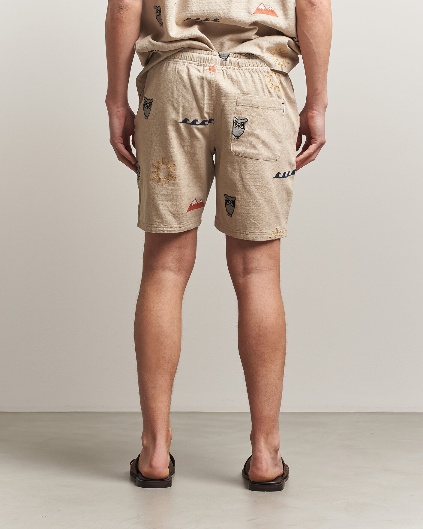 Mies | Shortsit | KnowledgeCotton Apparel | Loose Embroidery Shorts Light Feather Grey