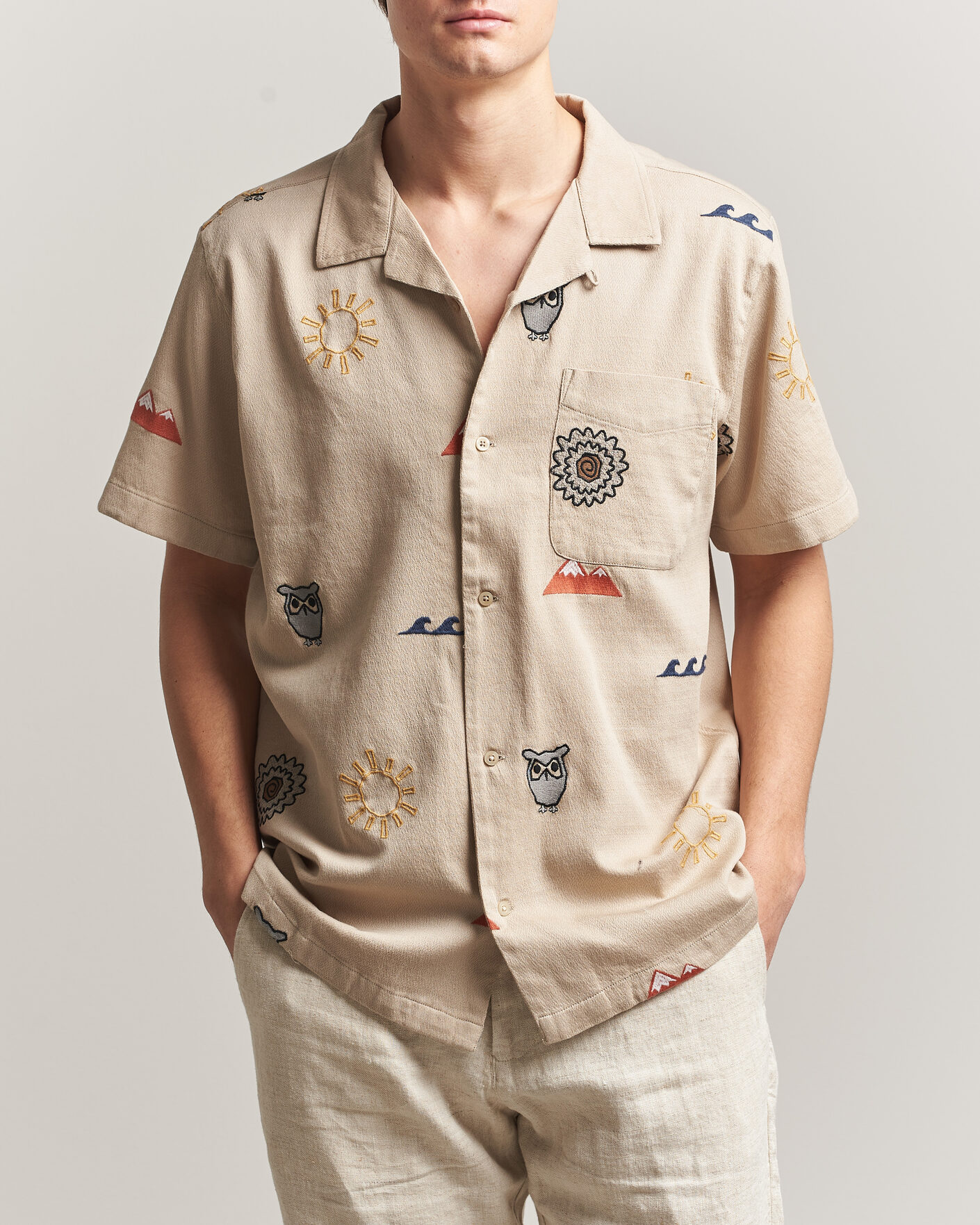 Mies | Kauluspaidat | KnowledgeCotton Apparel | Relaxed Embroidery Shirt Light Feather Grey