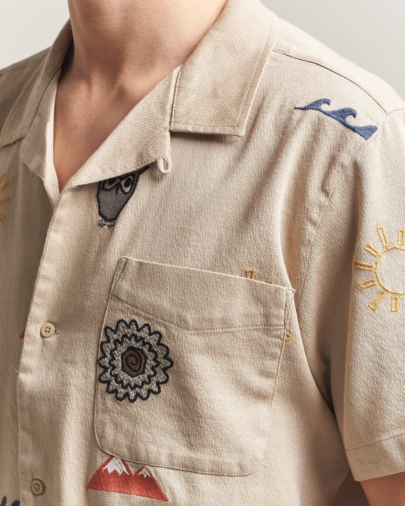 Mies | Kauluspaidat | KnowledgeCotton Apparel | Relaxed Embroidery Shirt Light Feather Grey