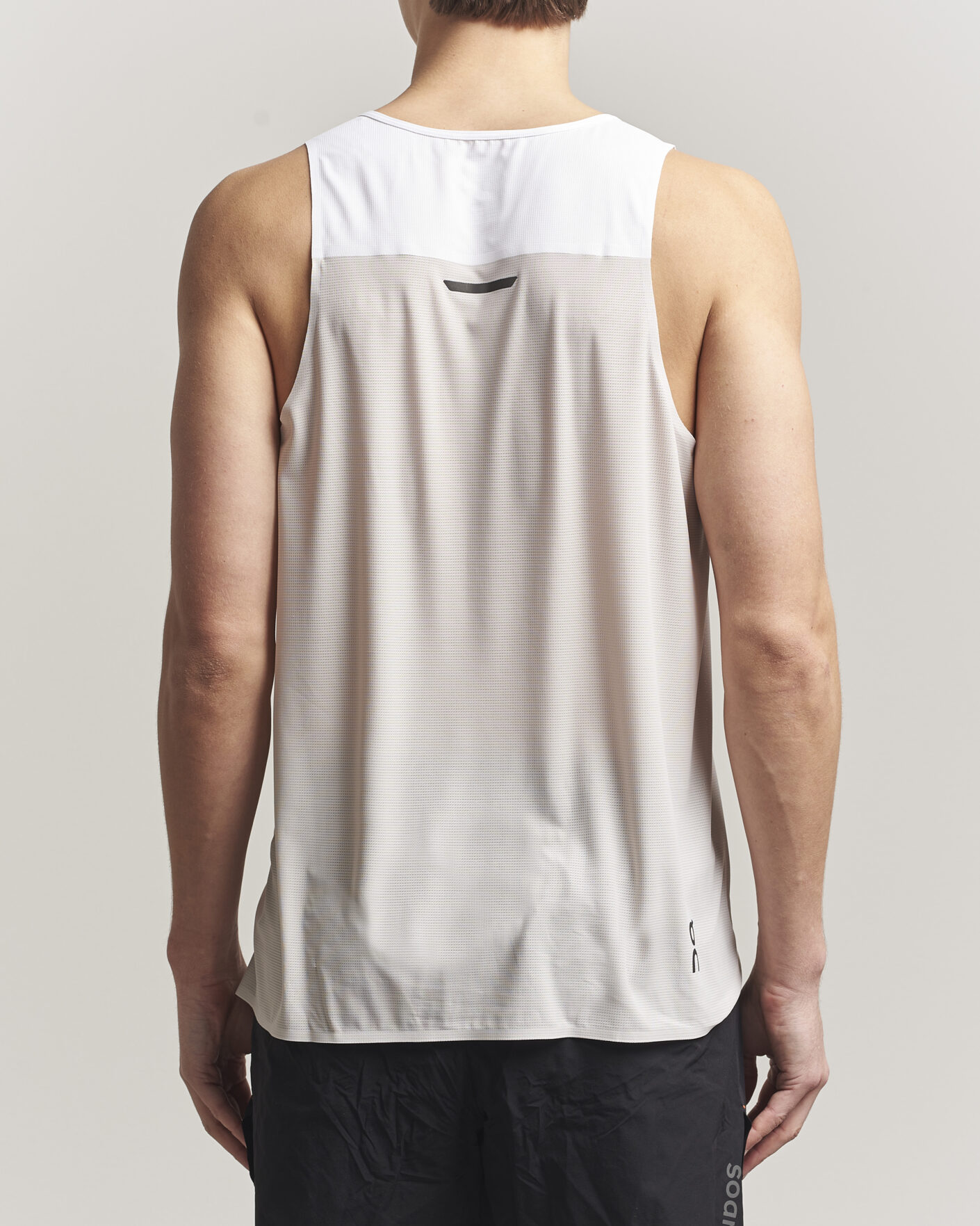 Mies | T-paidat | On | Performance Tank White/Silver