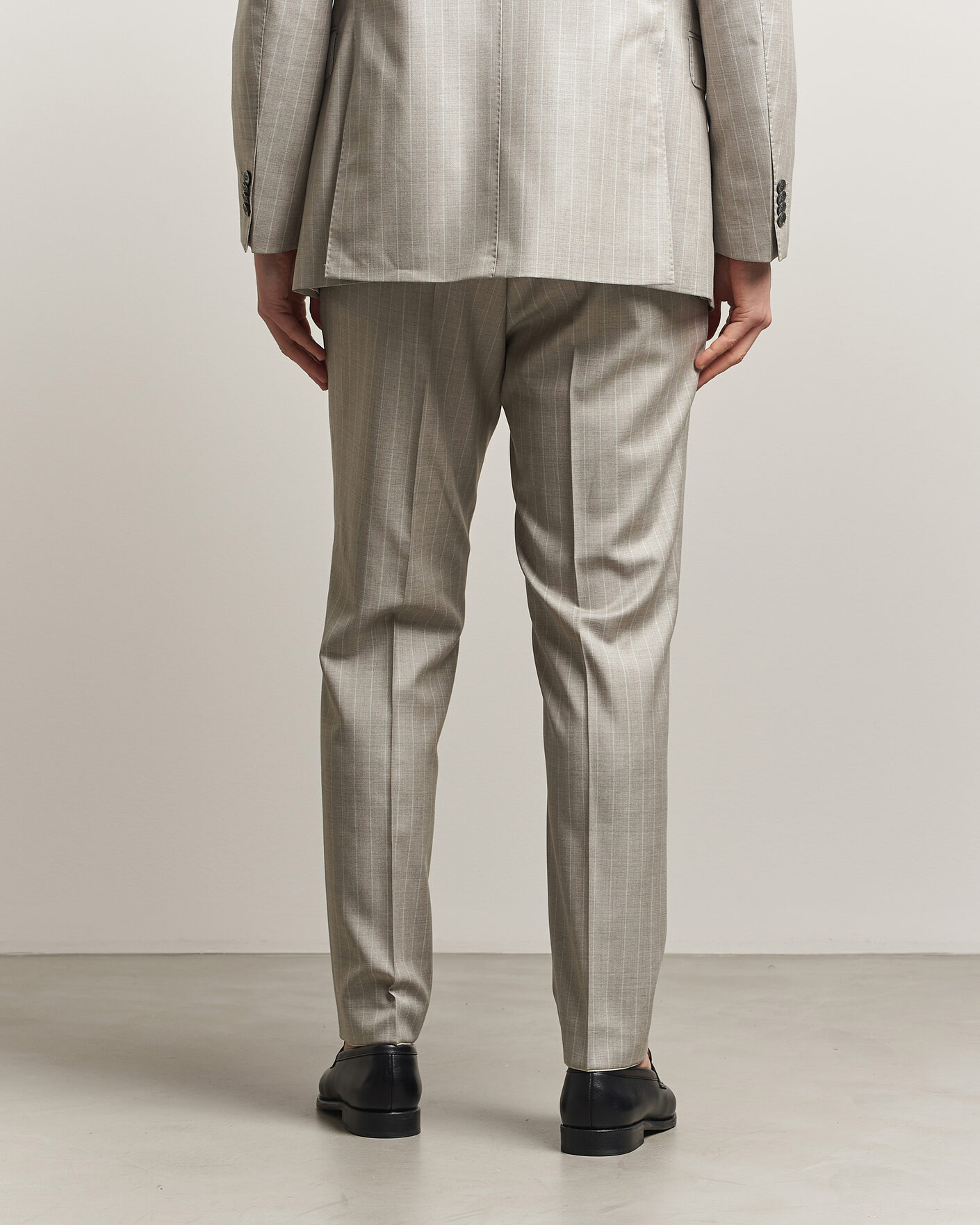 Mies | Housut | Oscar Jacobson | Delon Striped Wool Trousers Beige