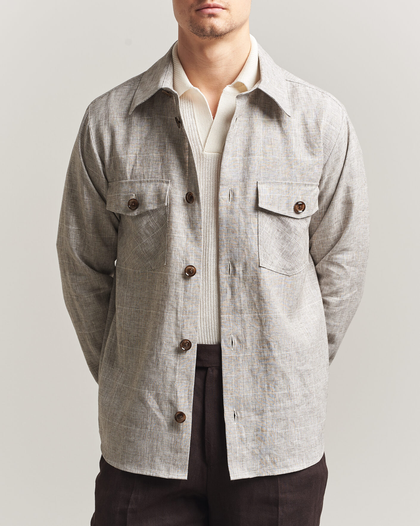 Mies | Kauluspaidat | Oscar Jacobson | Magnus Checked Linen Overshirt Beige