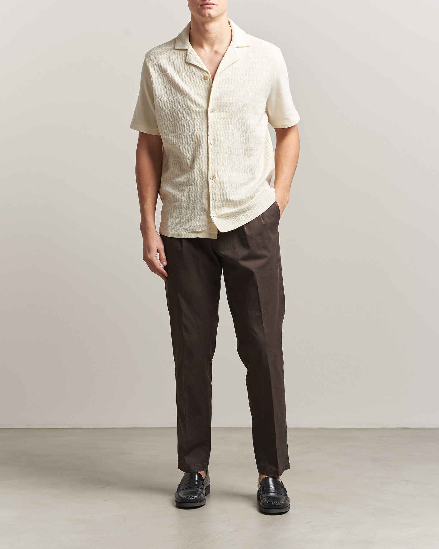 Mies | Kauluspaidat | Oscar Jacobson | Kirk Knitted Short Sleeve Shirt Off White
