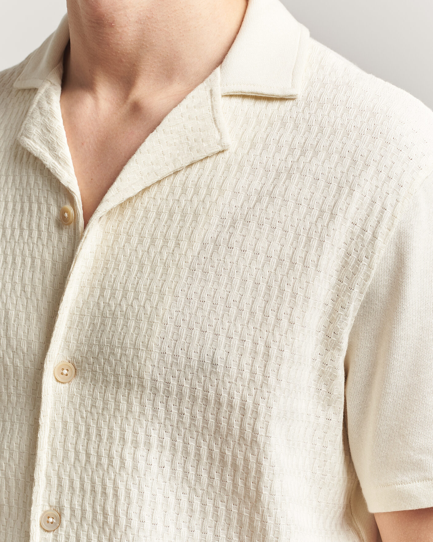 Mies | Kauluspaidat | Oscar Jacobson | Kirk Knitted Short Sleeve Shirt Off White