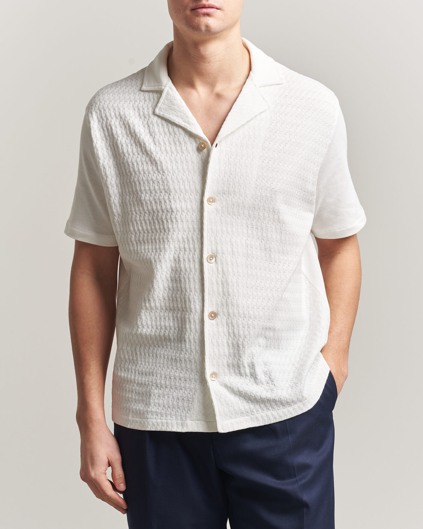 Mies | Kauluspaidat | Oscar Jacobson | Kirk Knitted Short Sleeve Shirt Snow White