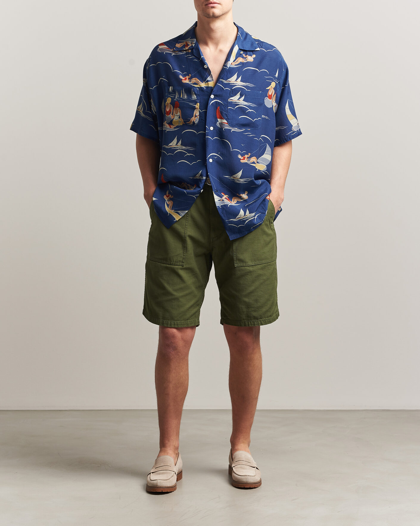 Mies | Shortsit | BEAMS PLUS | MIL Utility Sateen Shorts Olive