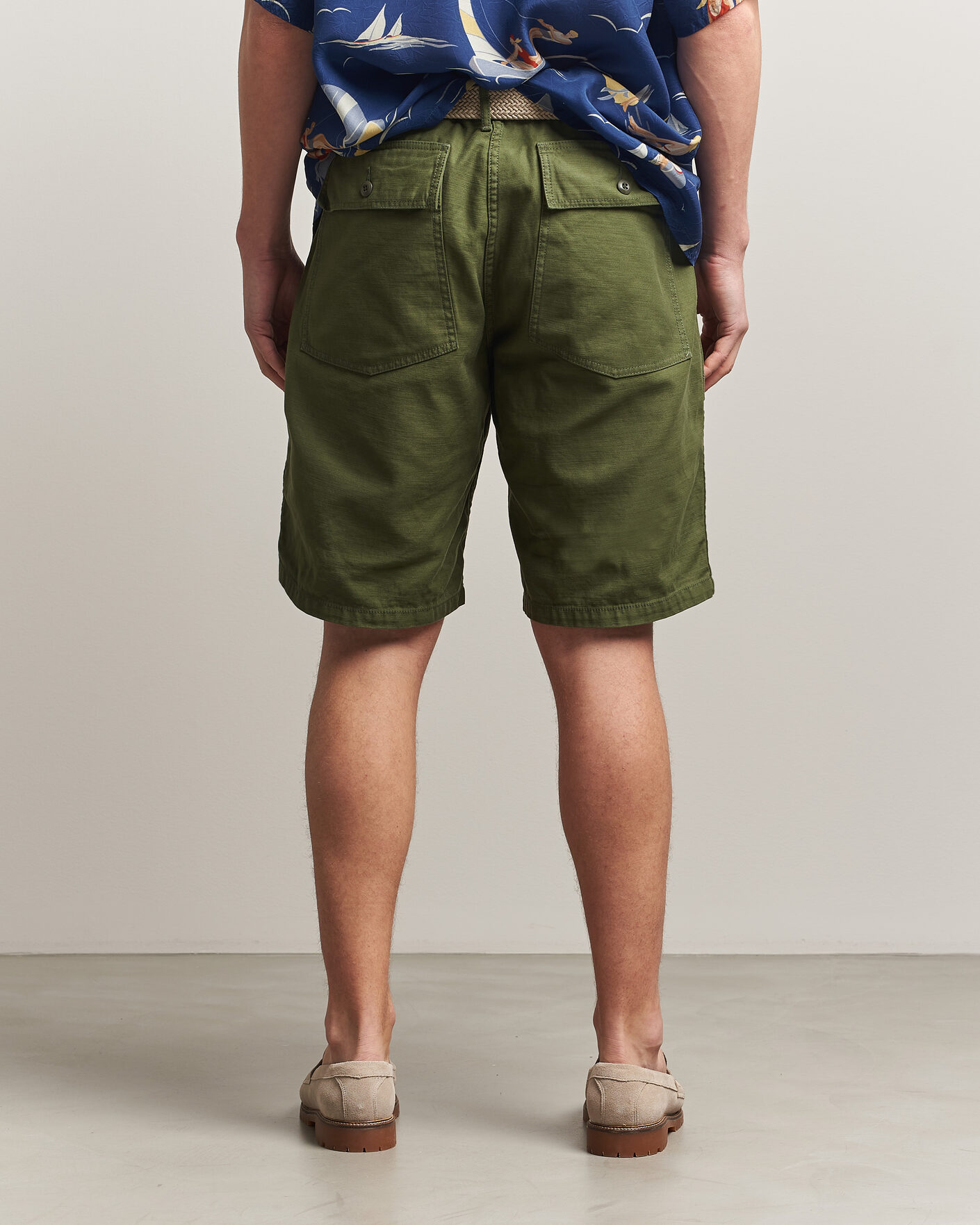 Mies | Shortsit | BEAMS PLUS | MIL Utility Sateen Shorts Olive