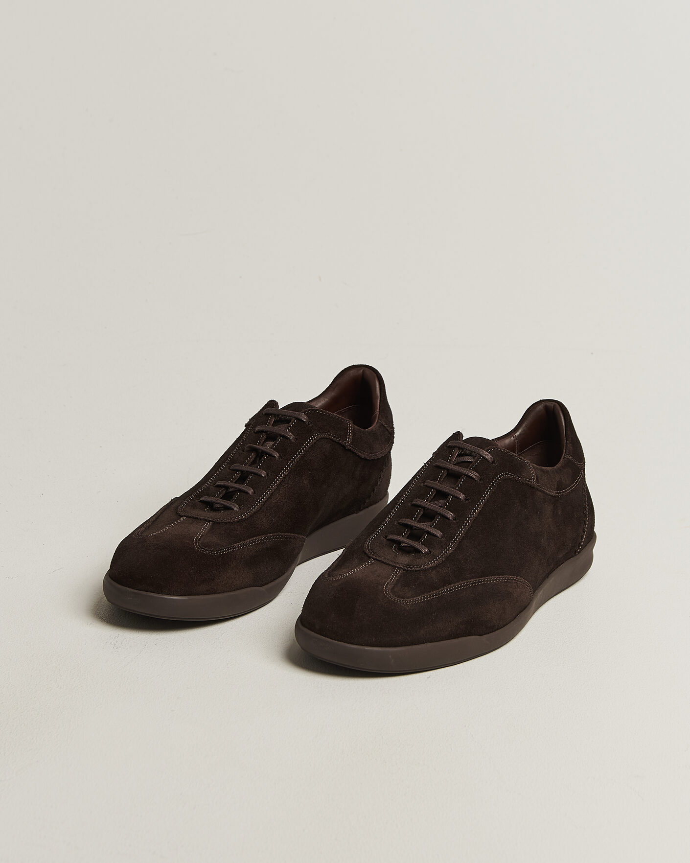 Mies | Tennarit | Loake Shoemakers | Loake 1880 Mayfair Suede Dress Sneaker Dark Brown